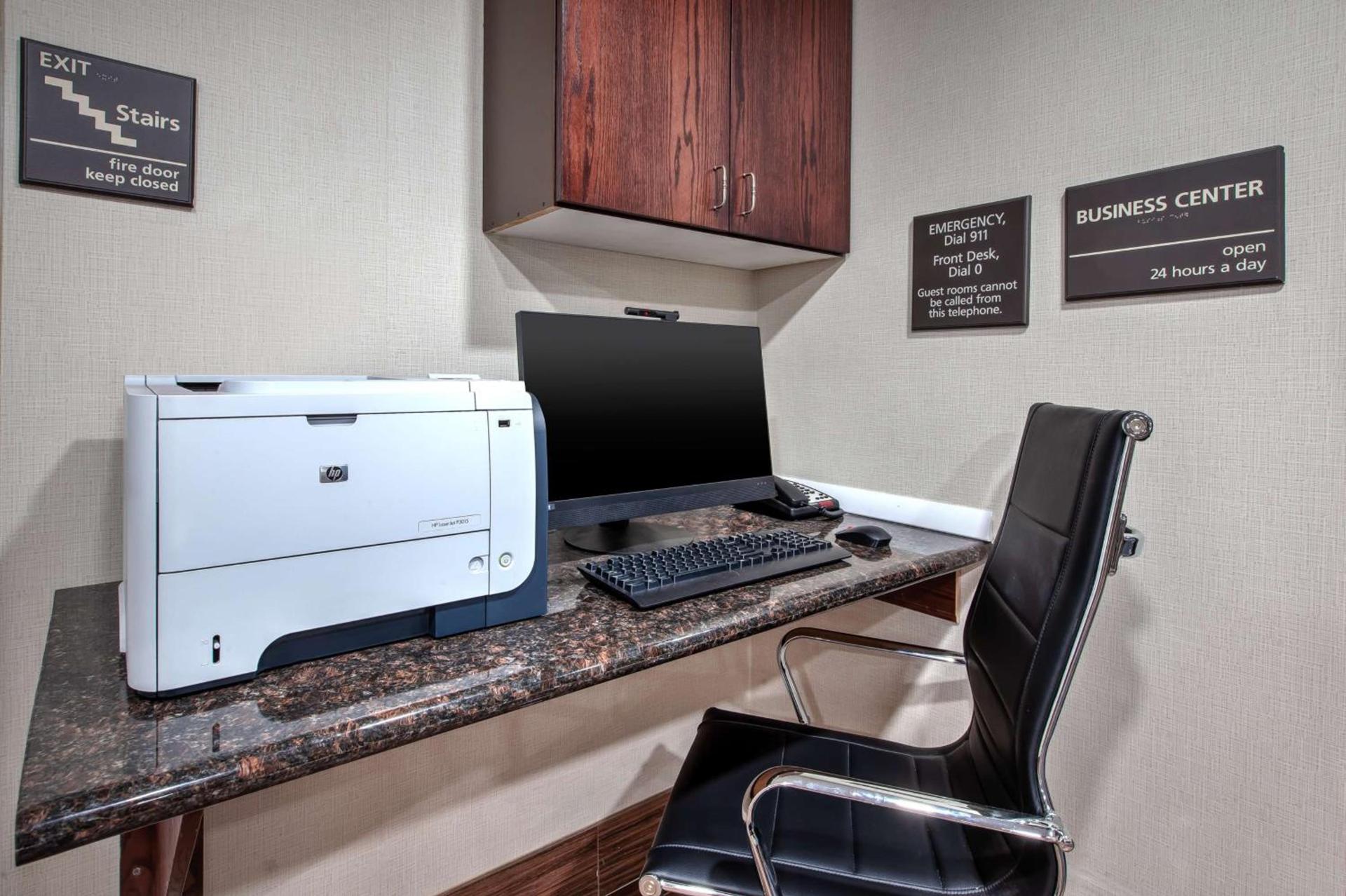 Hampton Inn Clarion photo 26