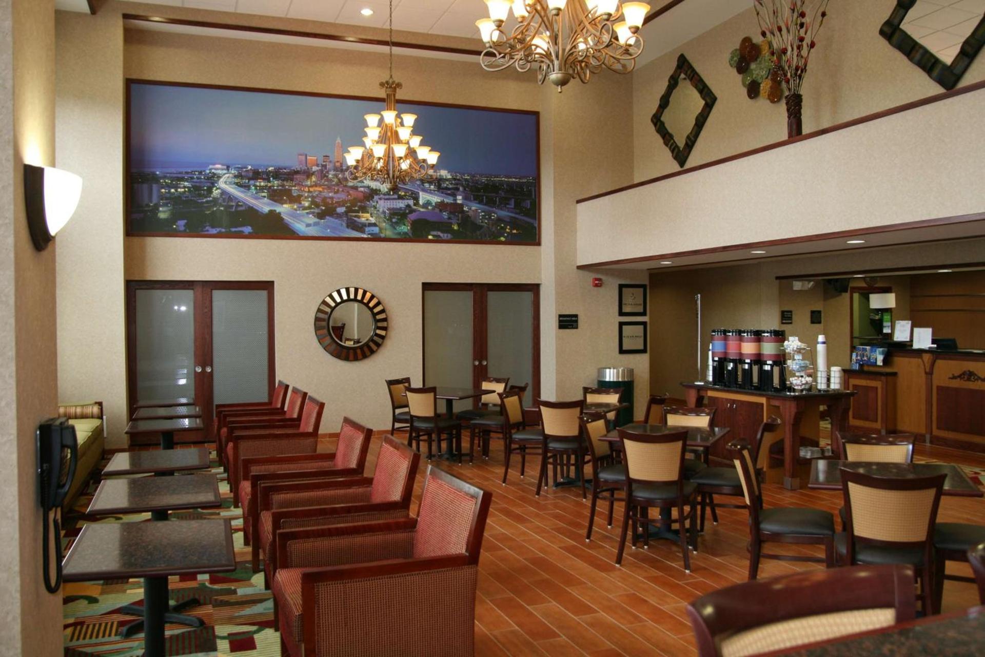 Hampton Inn & Suites Cleveland-Mentor photo 5