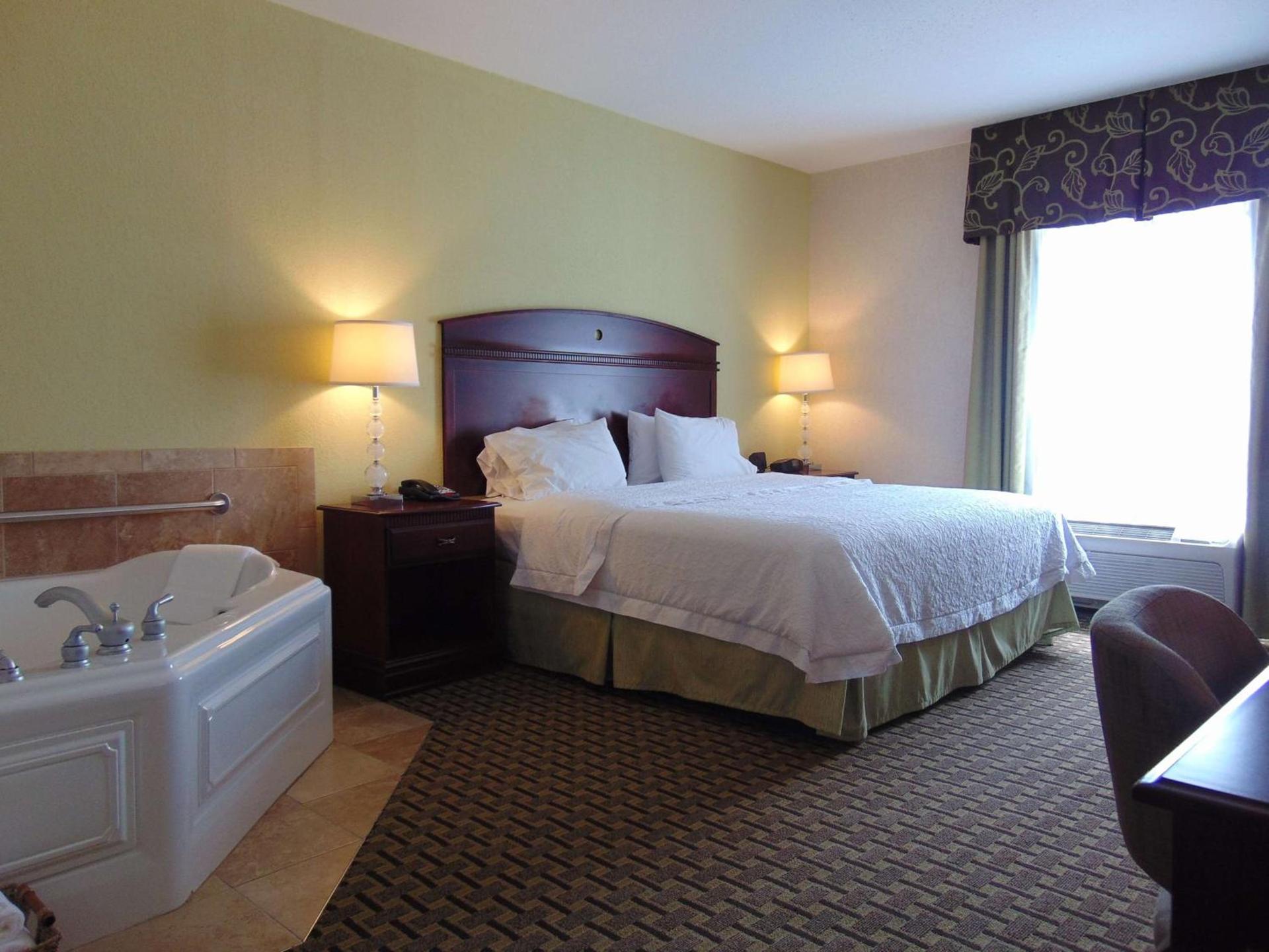 Hampton Inn & Suites Cleveland-Mentor photo 15