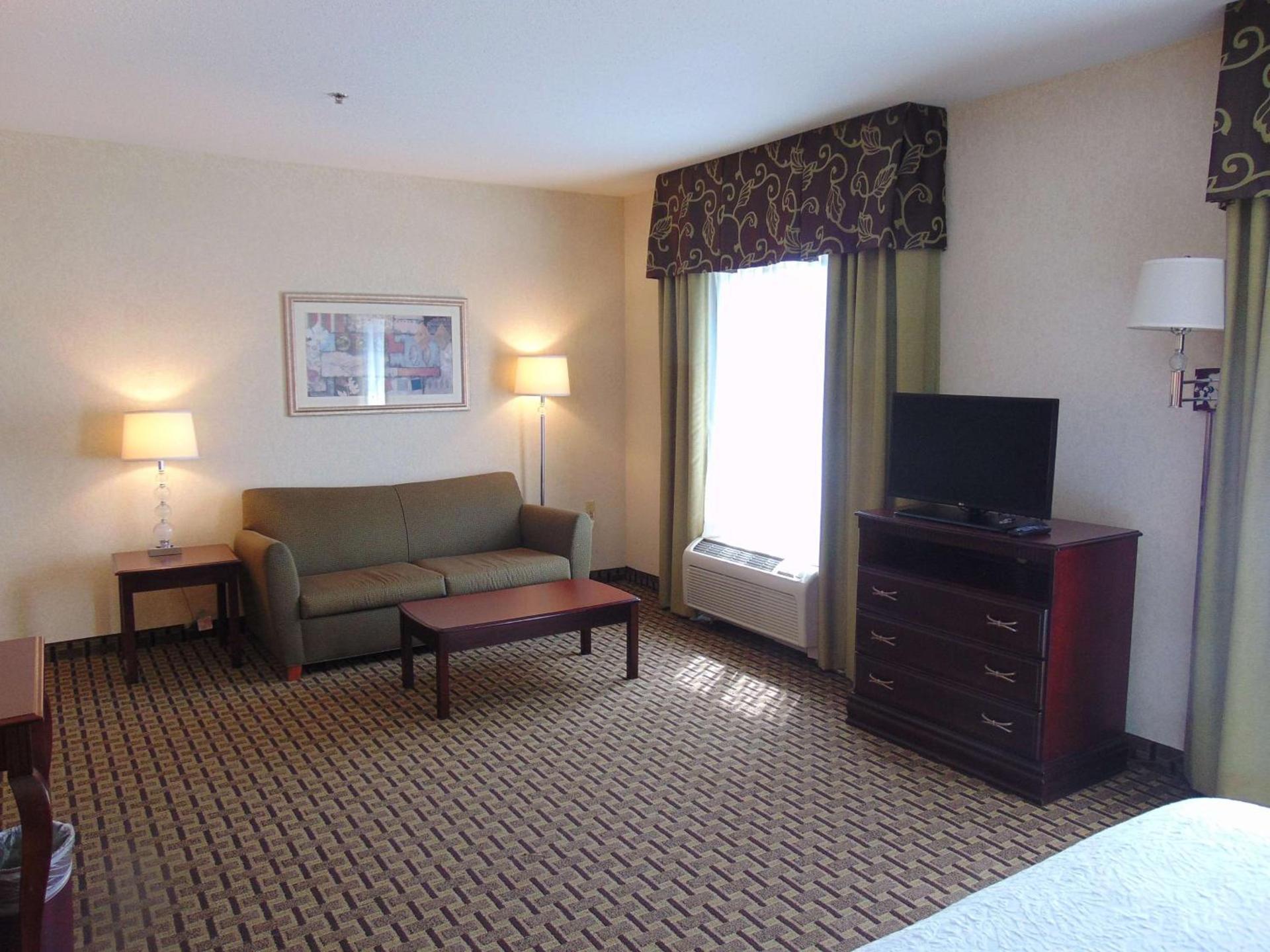 Hampton Inn & Suites Cleveland-Mentor photo 16