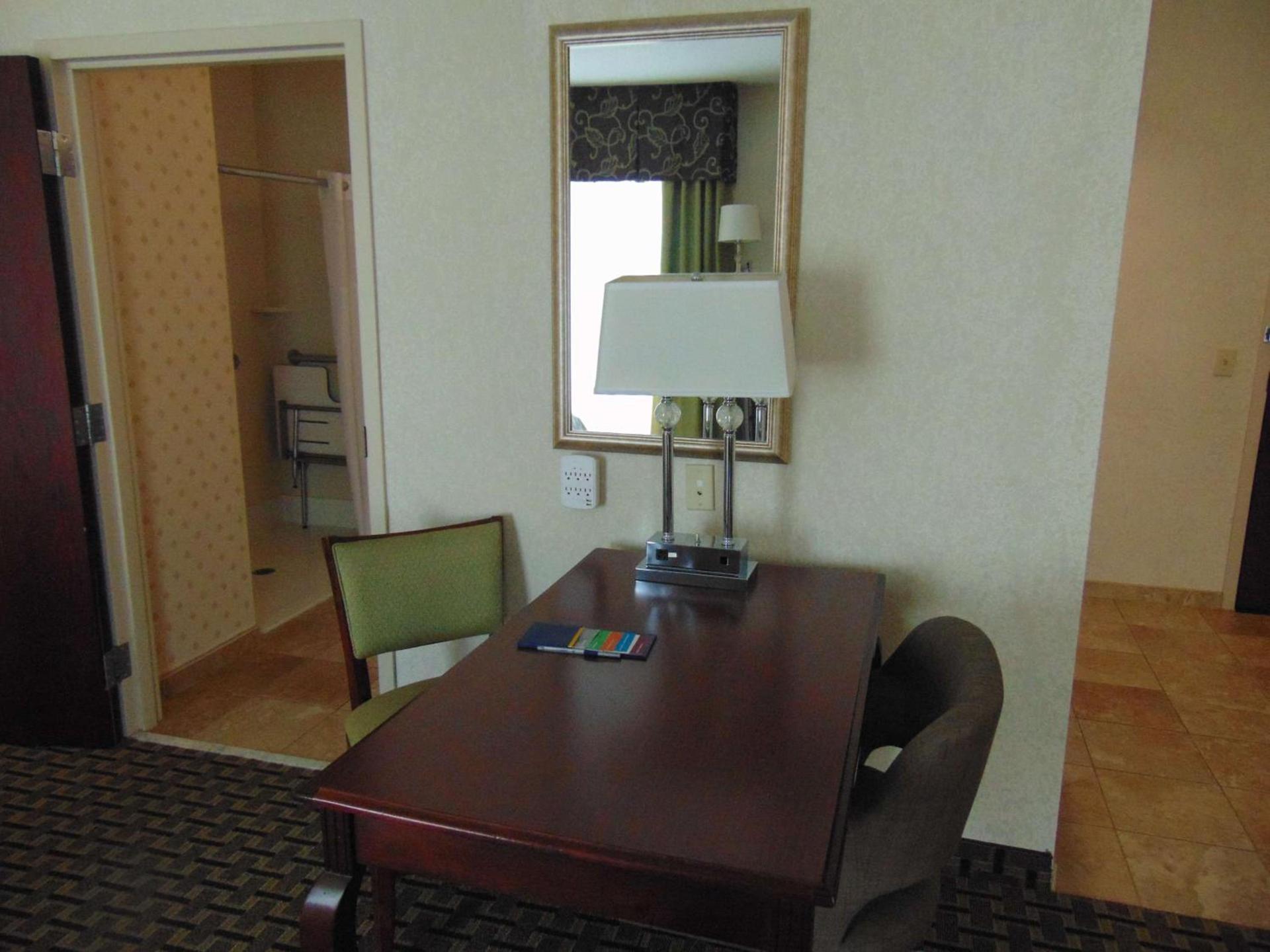 Hampton Inn & Suites Cleveland-Mentor photo 19