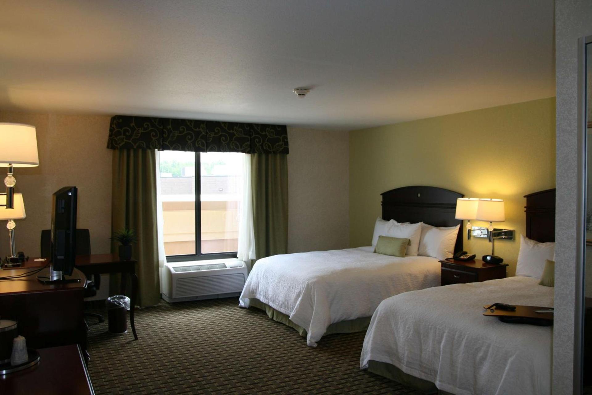 Hampton Inn & Suites Cleveland-Mentor photo 21