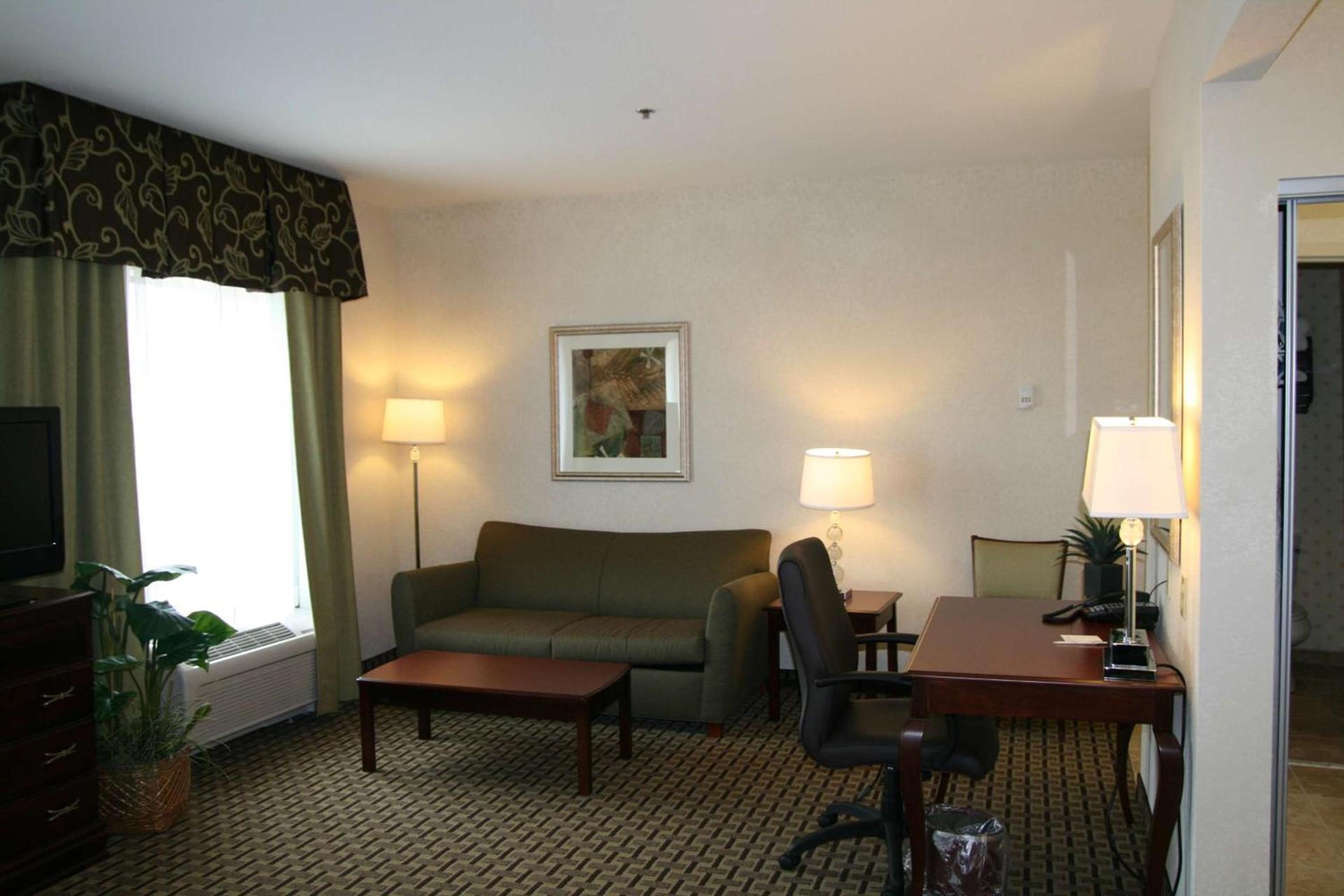 Hampton Inn & Suites Cleveland-Mentor photo 22