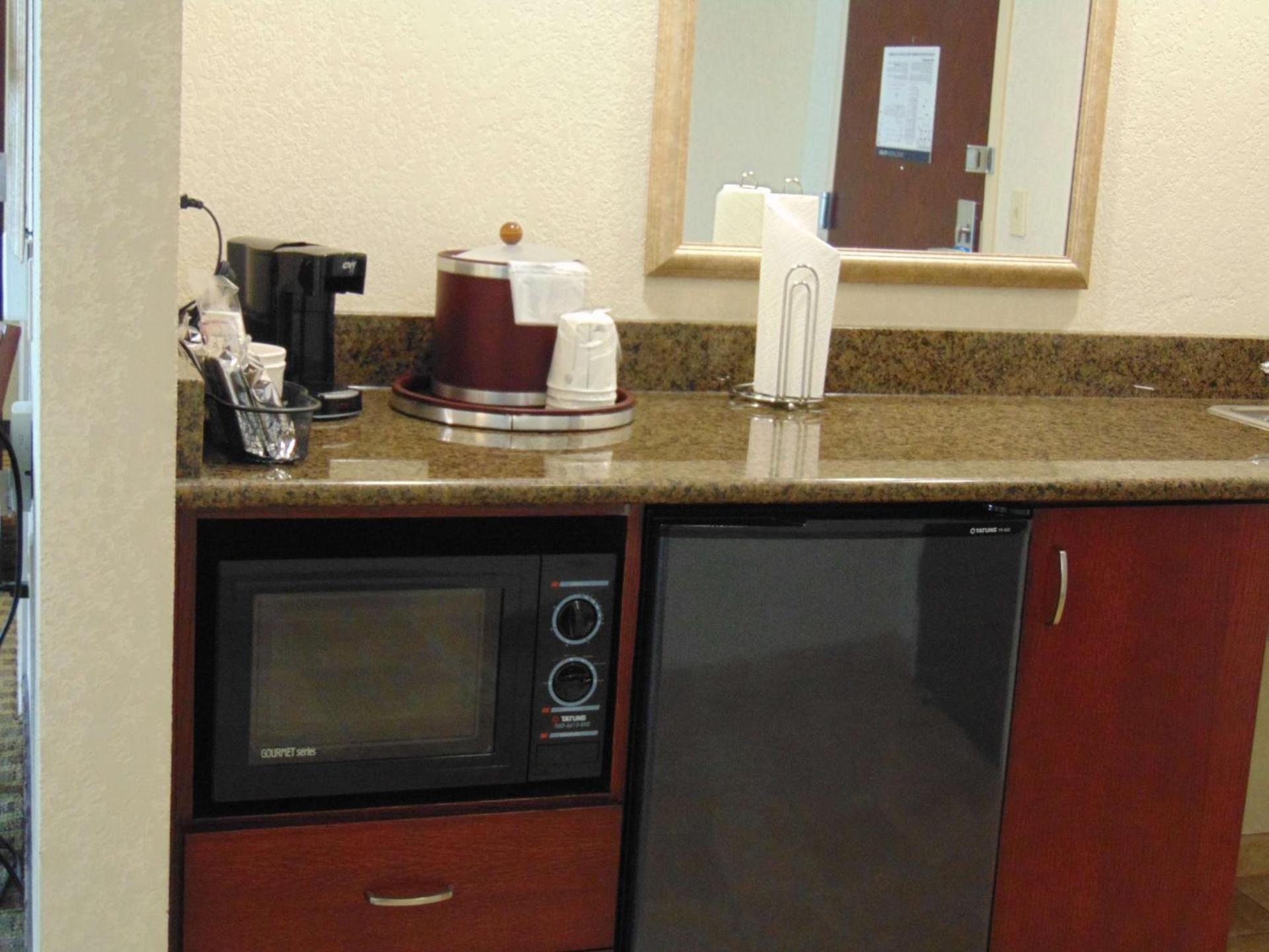 Hampton Inn & Suites Cleveland-Mentor photo 34