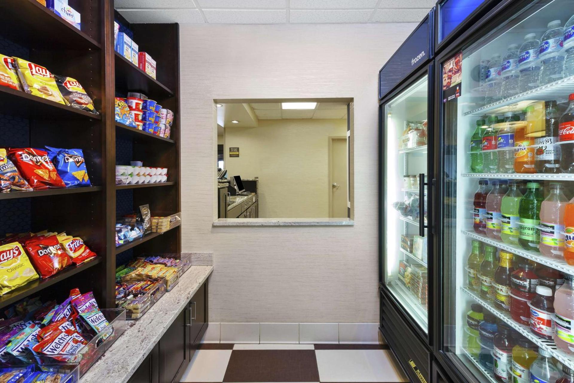 Hampton Inn Clinton photo 7