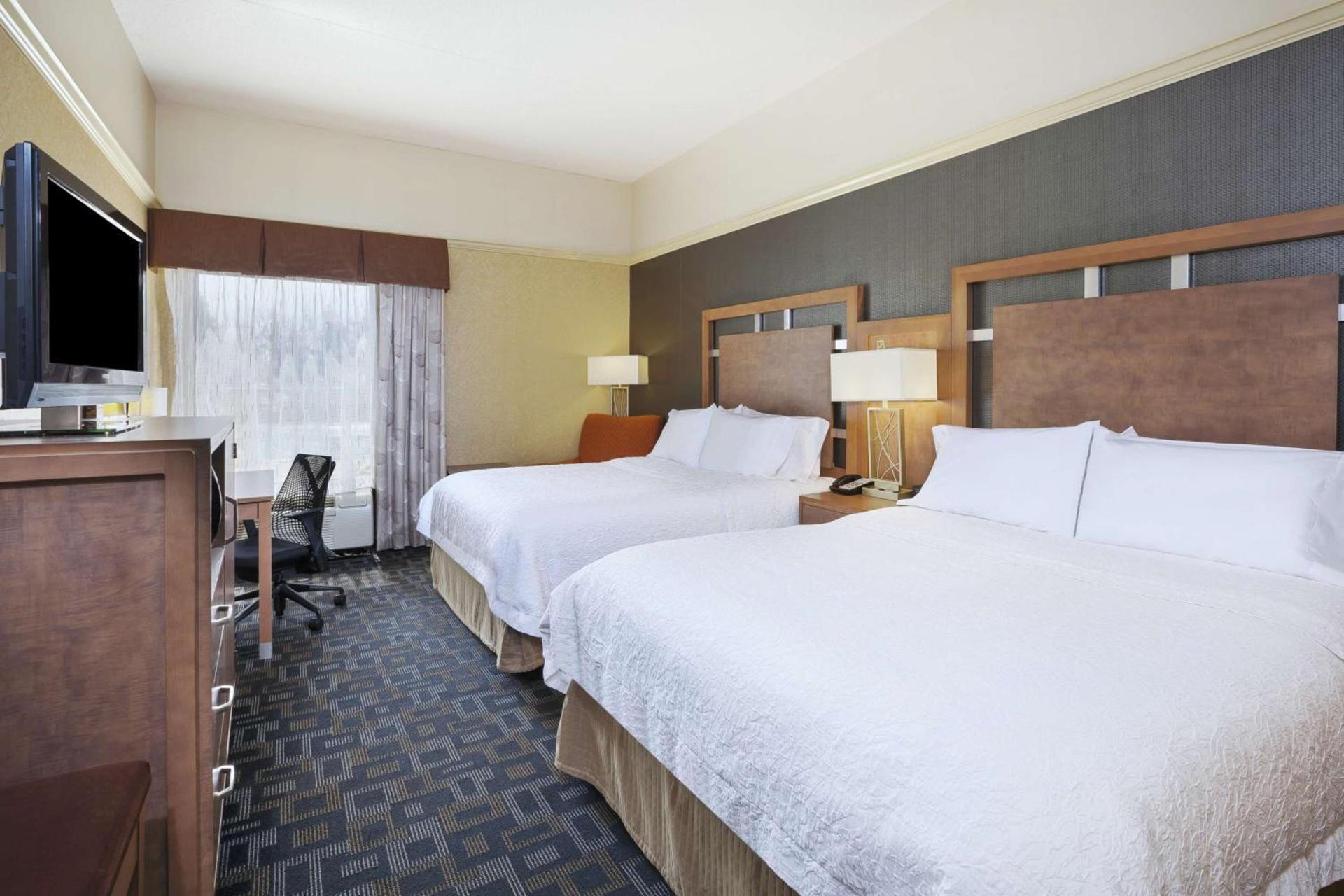 Hampton Inn Clinton photo 13