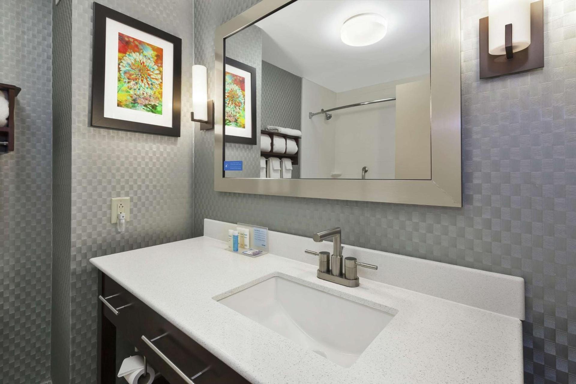 Hampton Inn Clinton photo 19