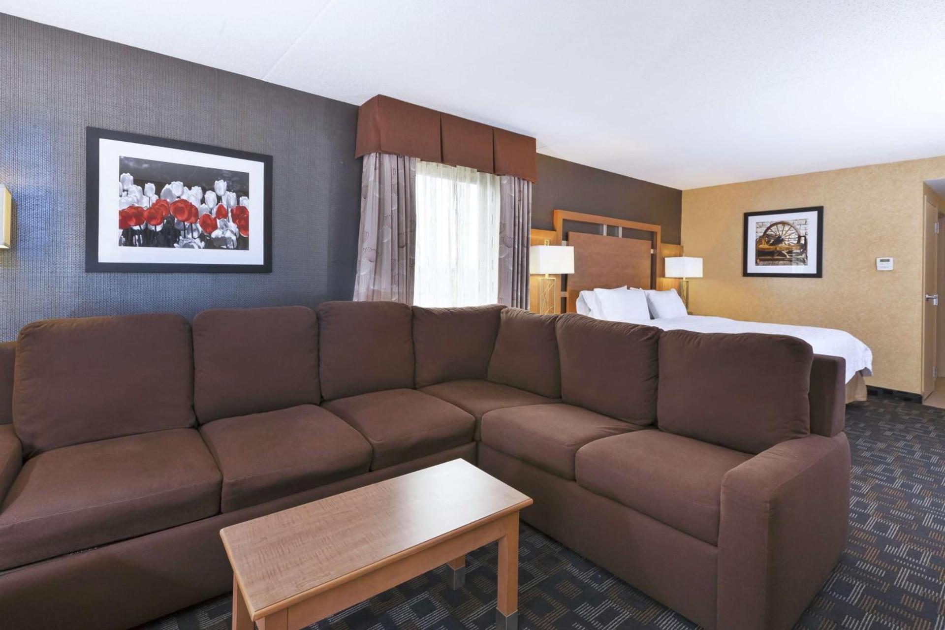 Hampton Inn Clinton photo 22