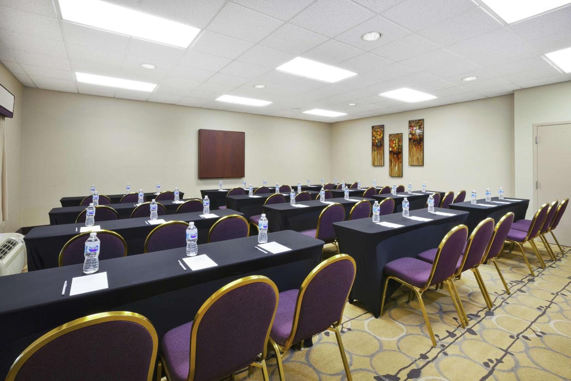 Hampton Inn Clinton photo 26