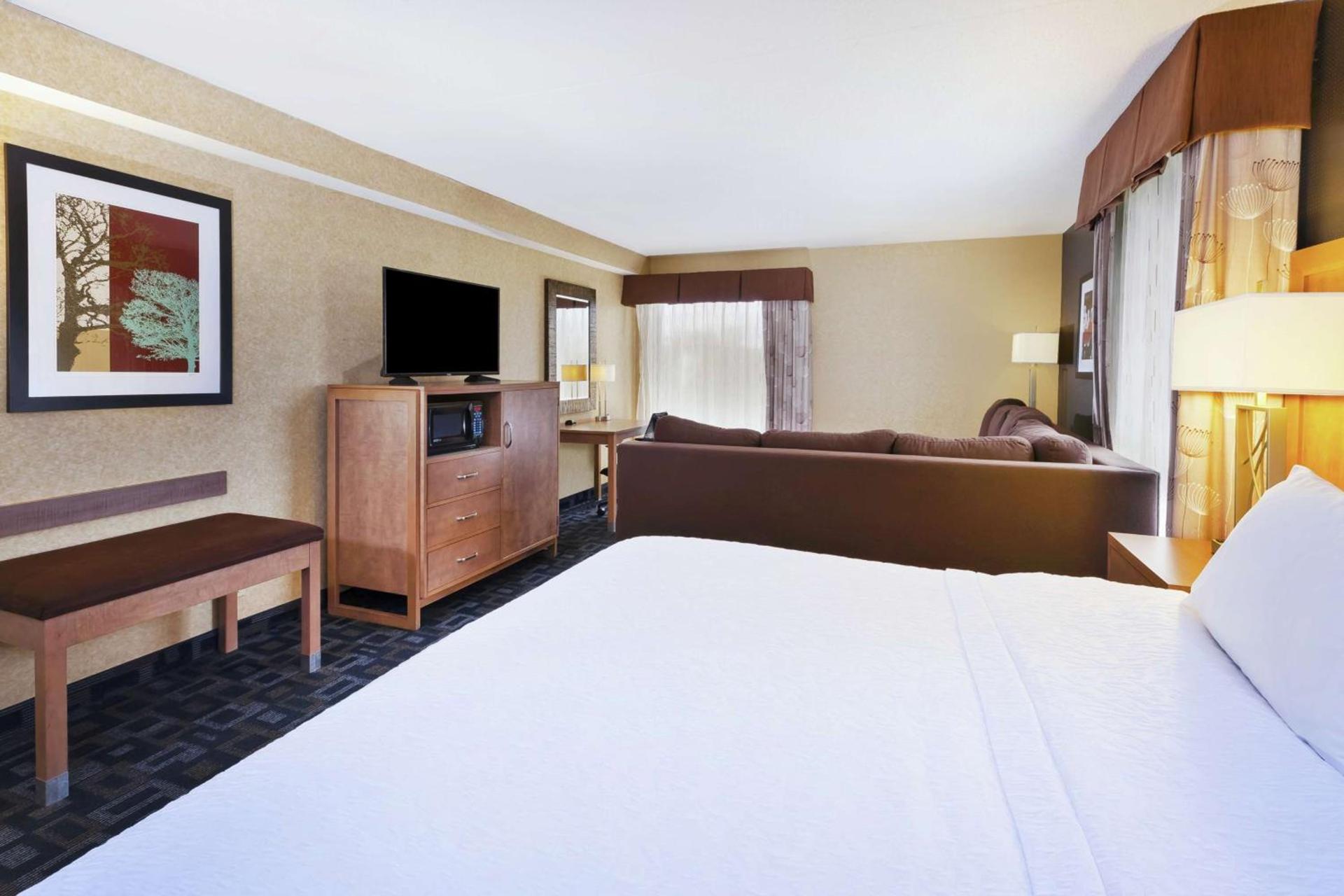 Hampton Inn Clinton photo 29