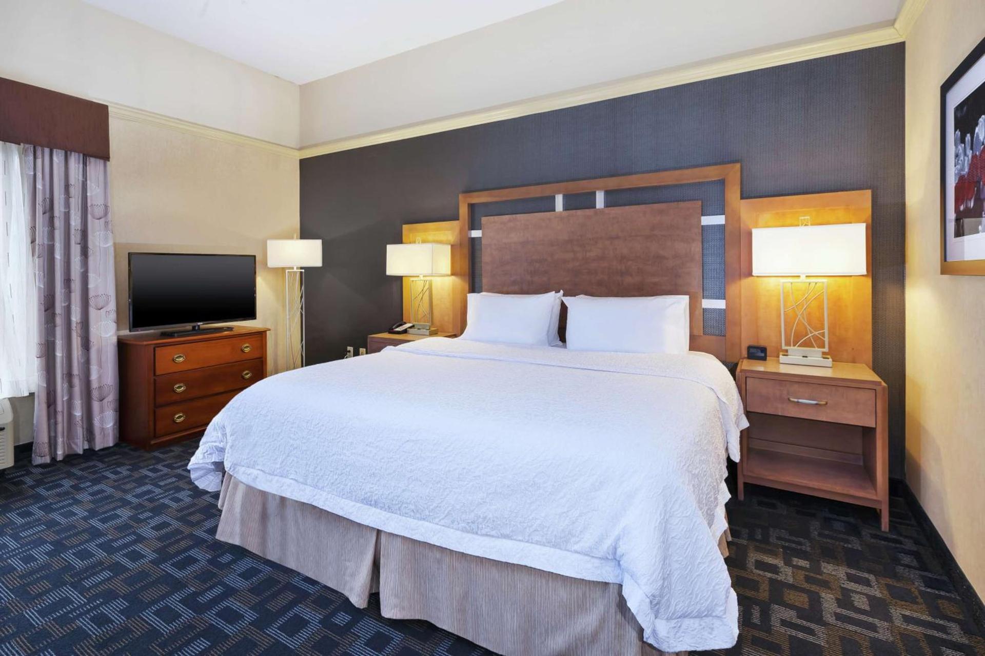 Hampton Inn Clinton photo 32