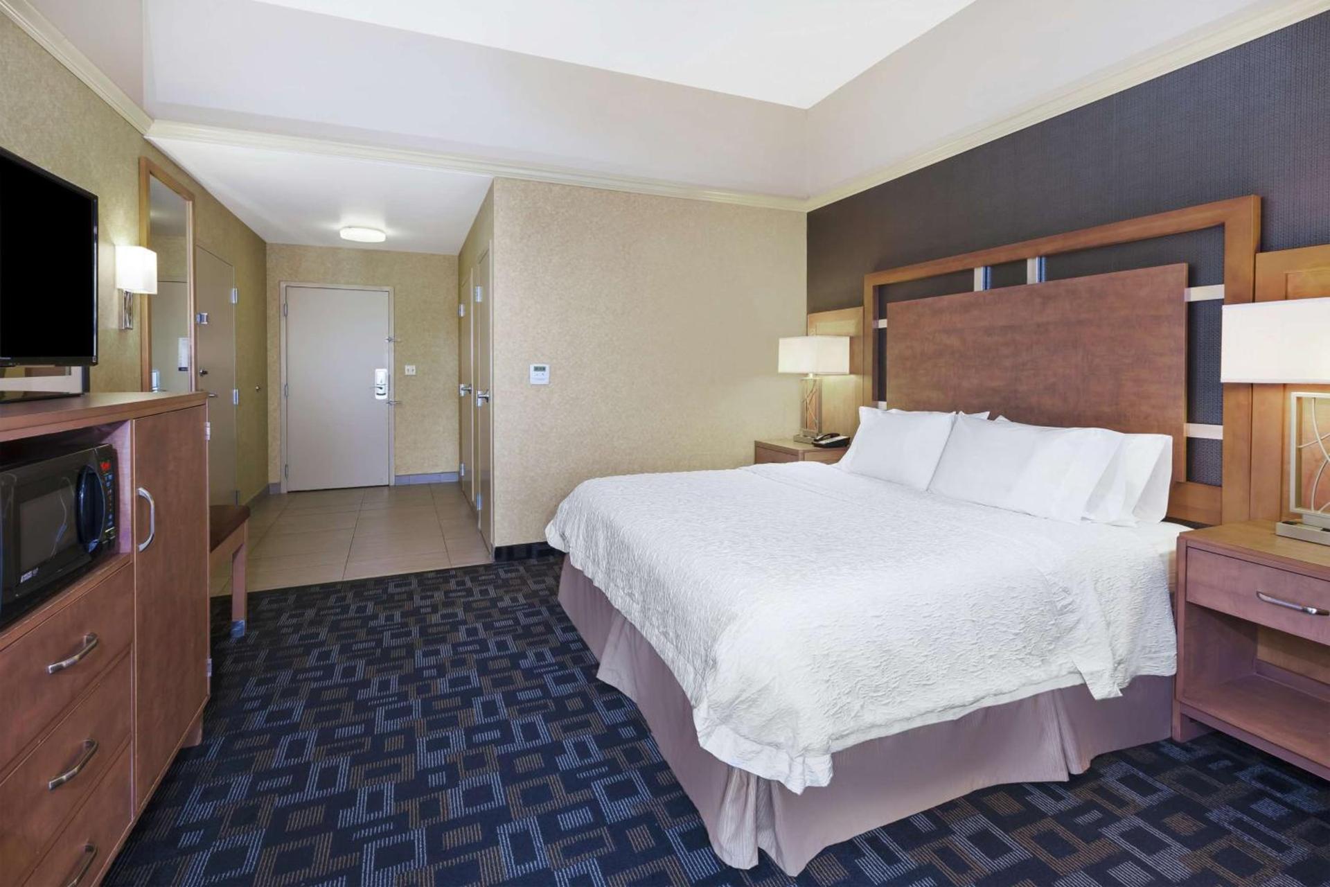 Hampton Inn Clinton photo 31