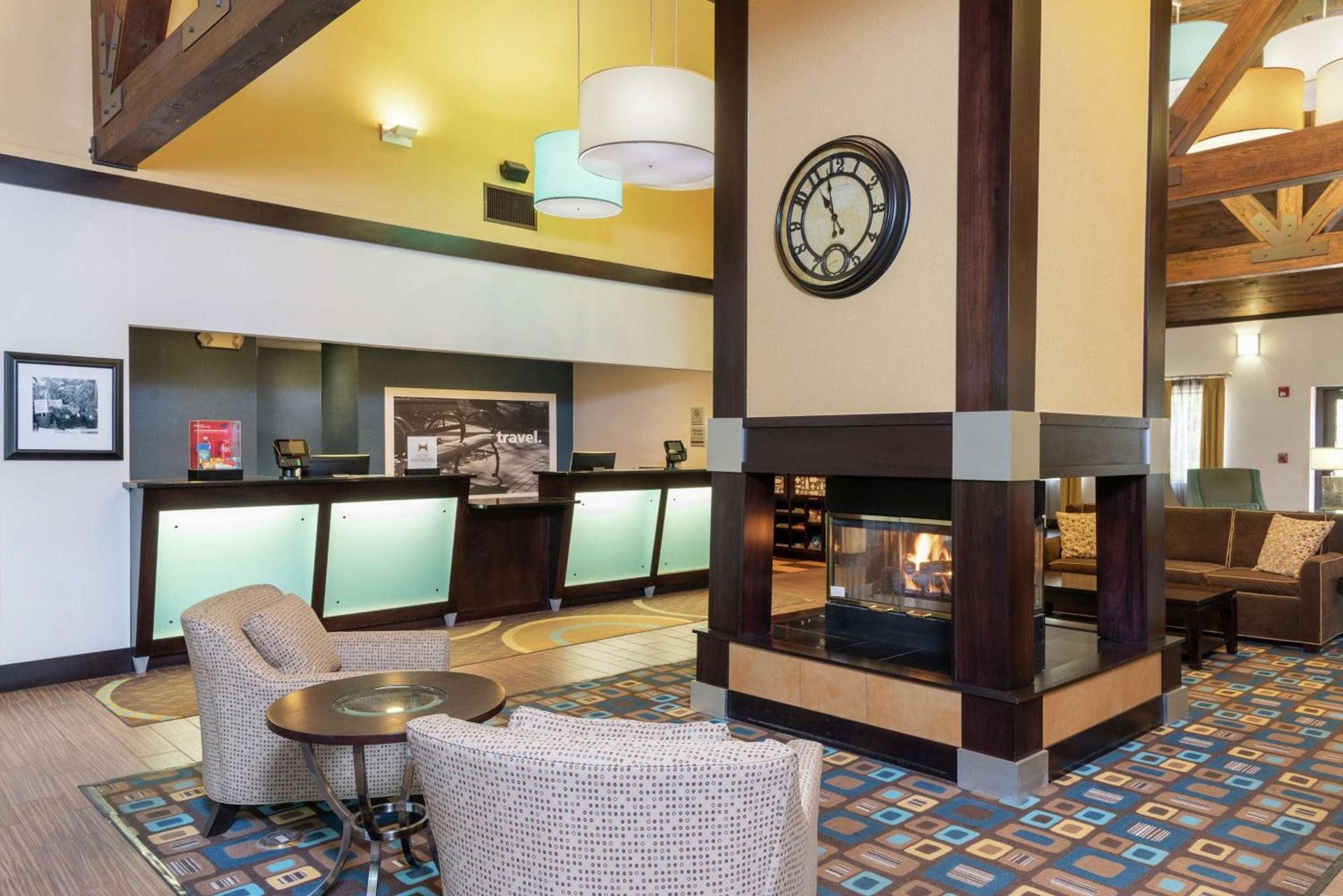 Hampton Inn & Suites Cleveland-Airport/Middleburg Heights photo 6
