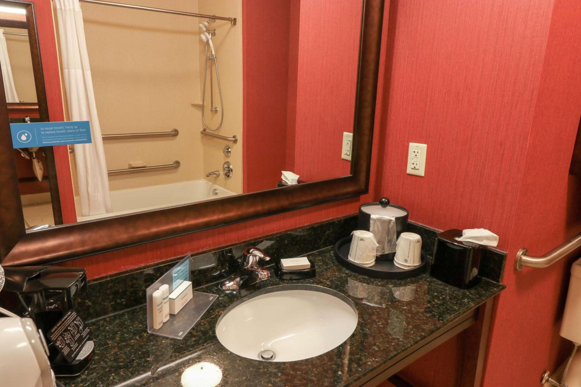 Hampton Inn Lincolnton photo 16