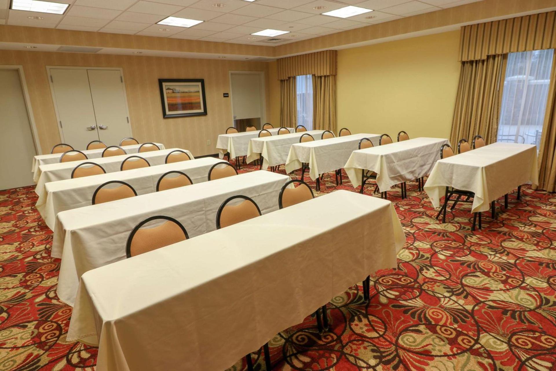 Hampton Inn Lincolnton photo 21