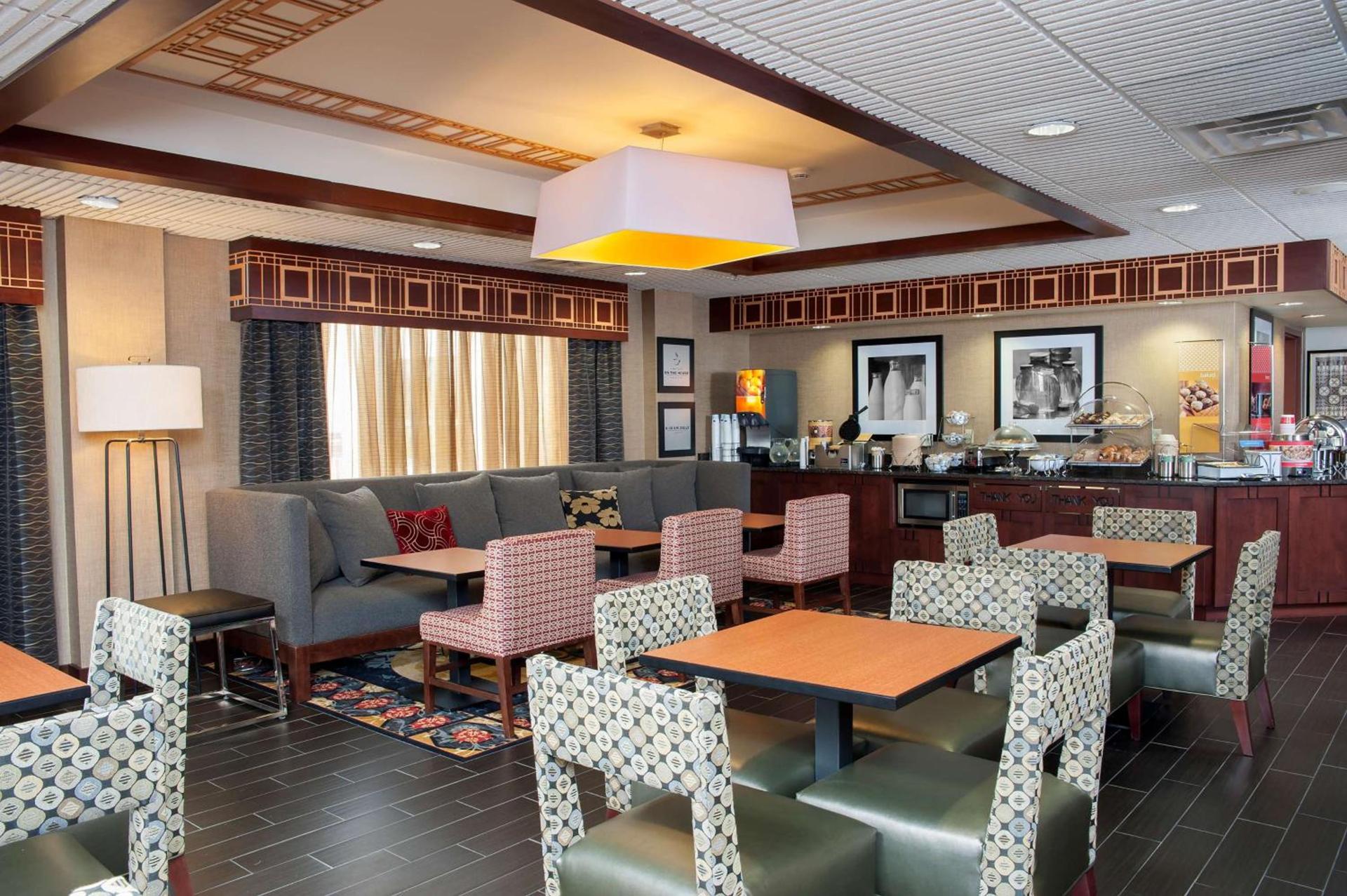 Hampton Inn Seymour photo 17