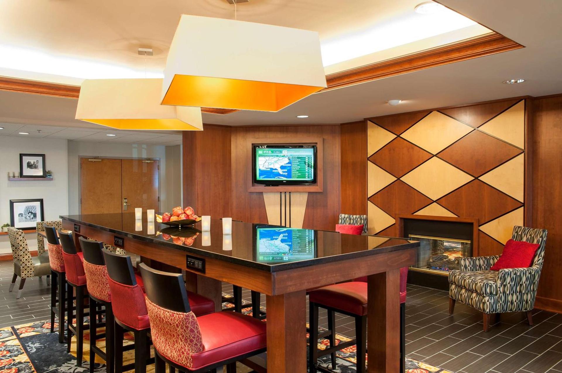 Hampton Inn Columbus/Taylorsville photo 29
