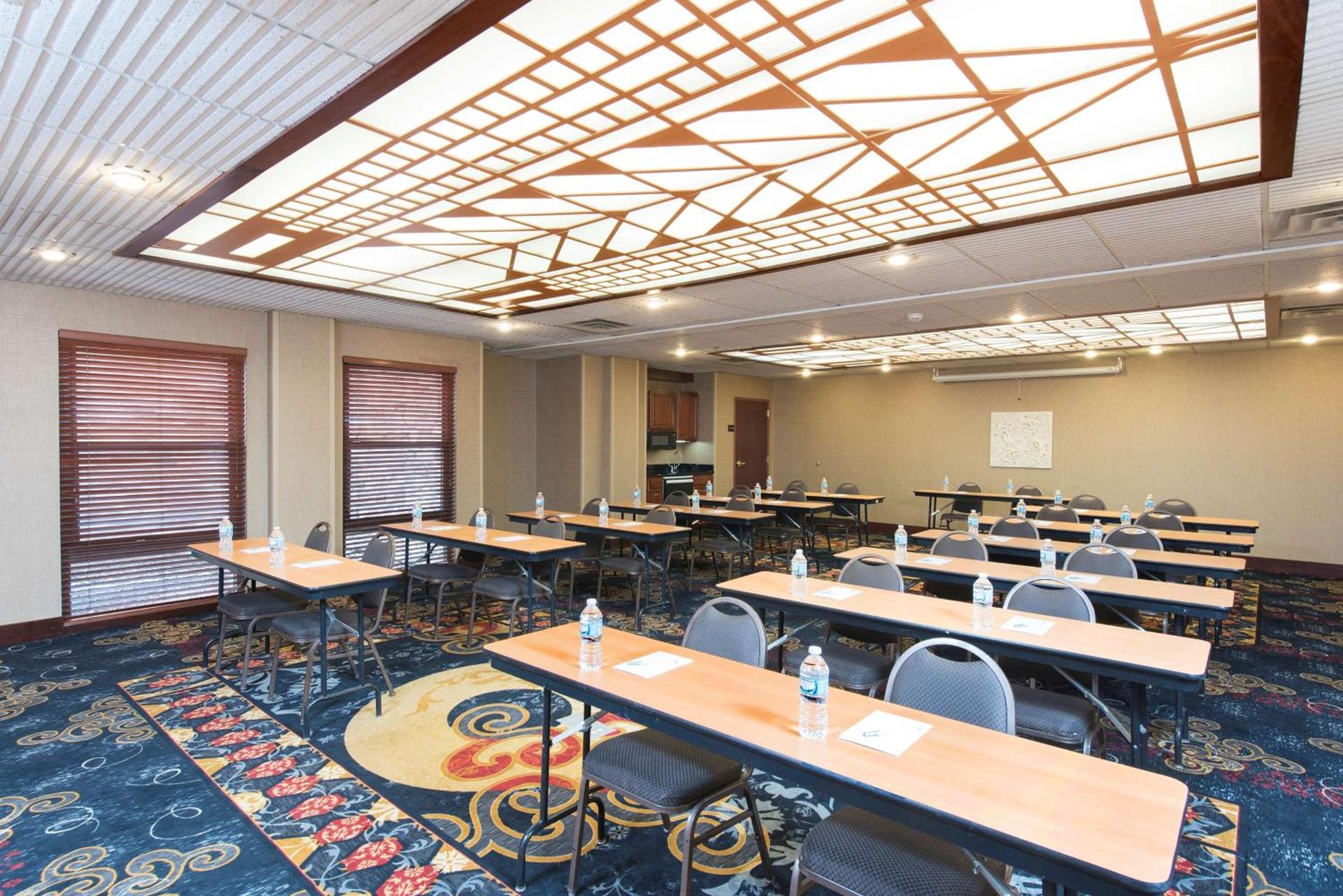 Hampton Inn Seymour photo 39