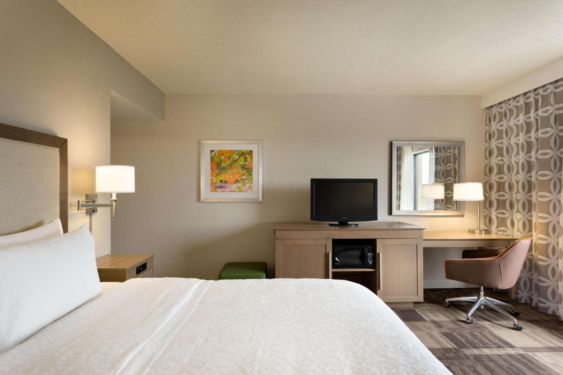 Hampton Inn & Suites Largo photo 12