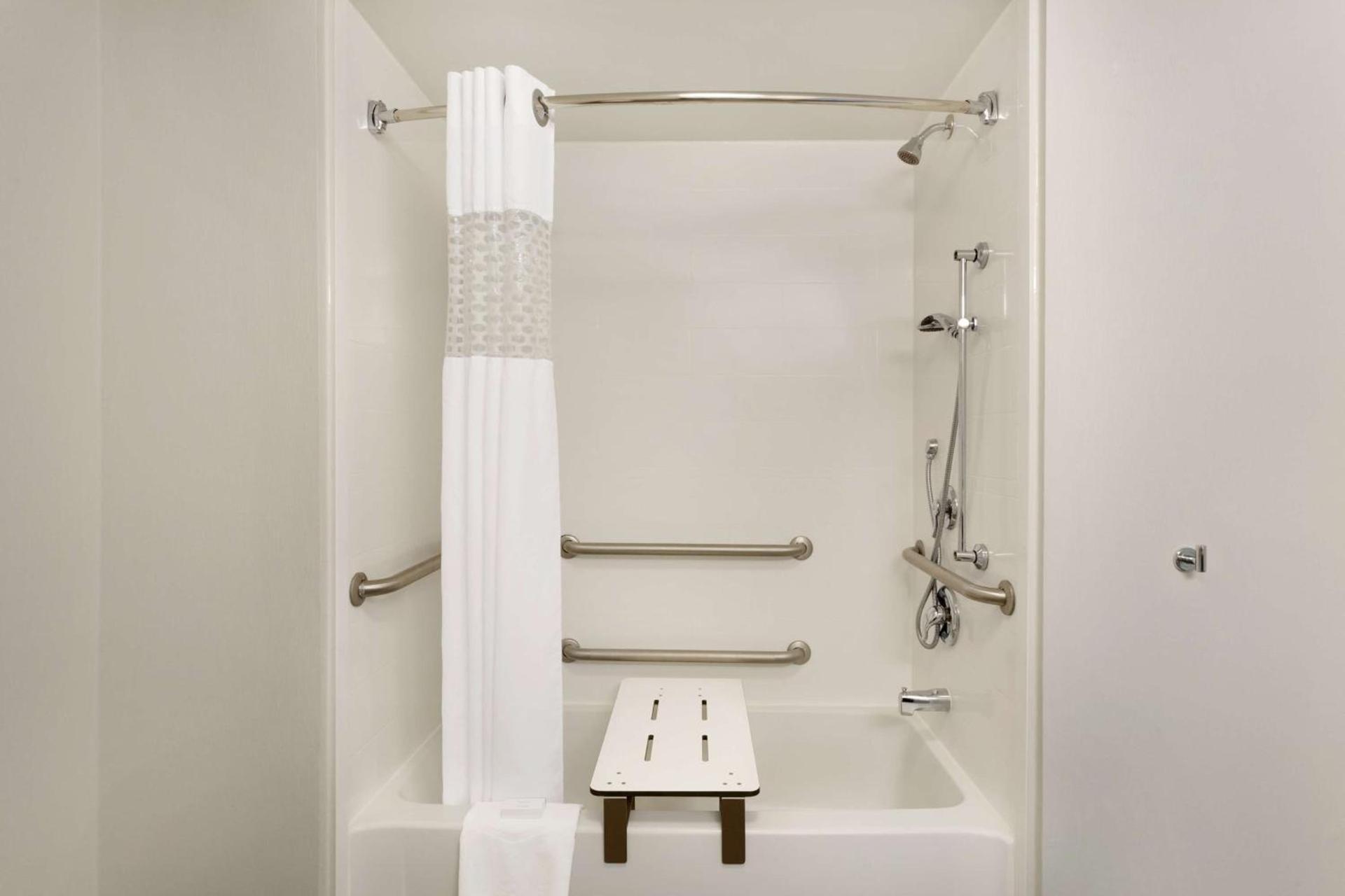 Hampton Inn & Suites Largo photo 17