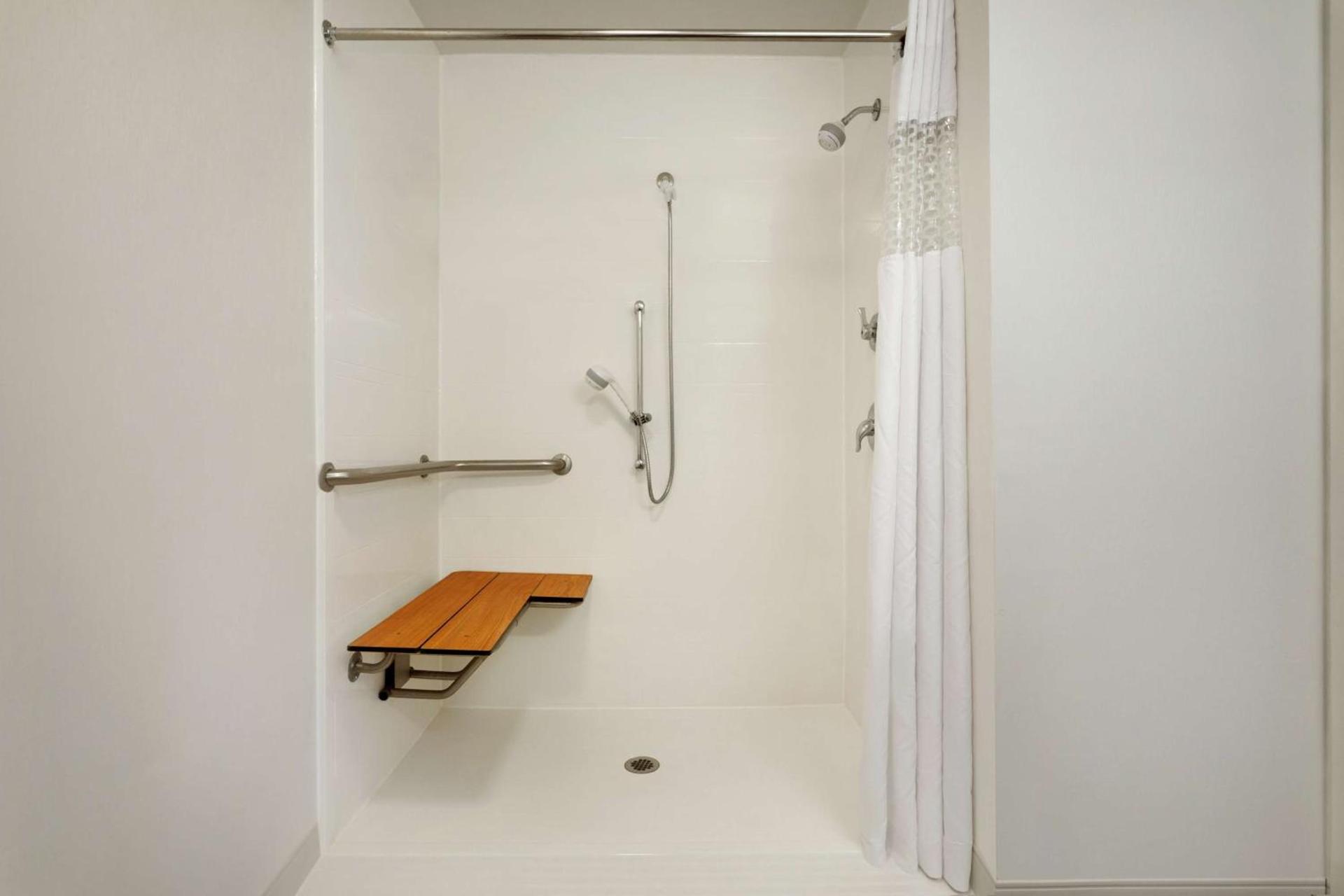 Hampton Inn & Suites Largo photo 18