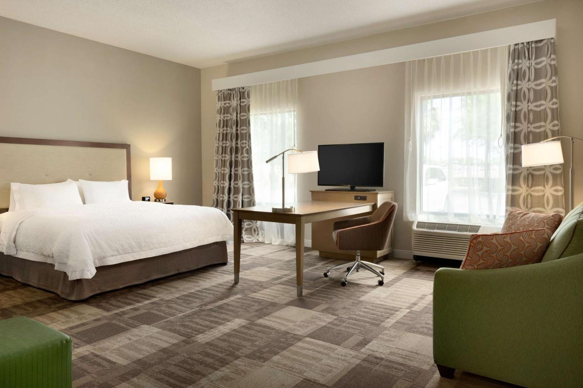 Hampton Inn & Suites Largo photo 19