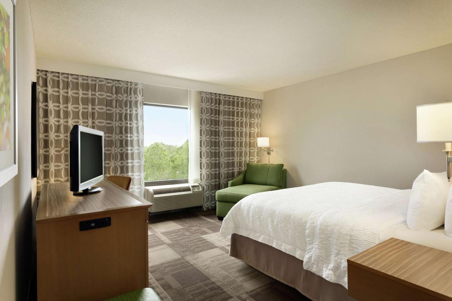 Hampton Inn & Suites Largo photo 25