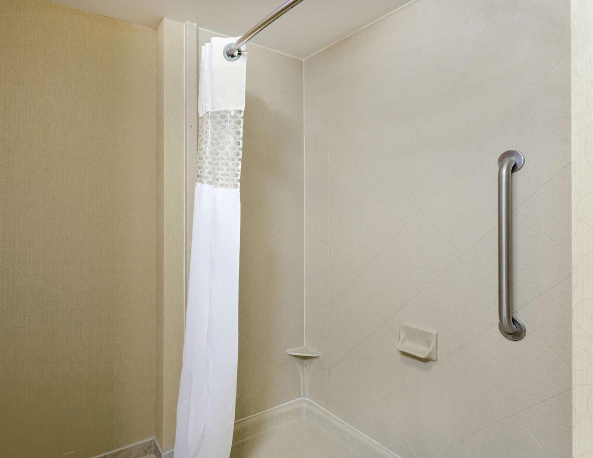 Hampton Inn & Suites Port Richey photo 18