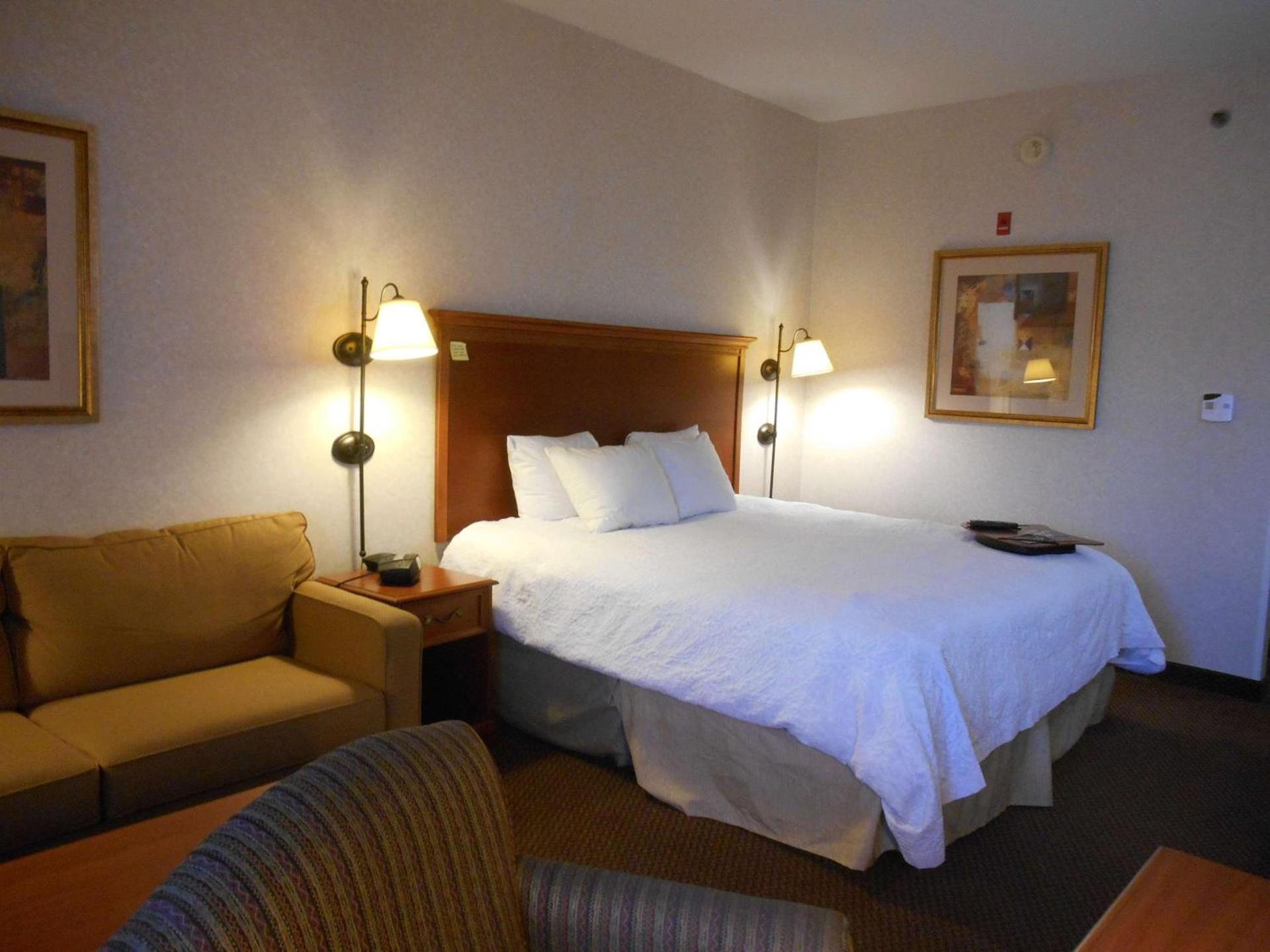 Hampton Inn Columbus-International Airport photo 25