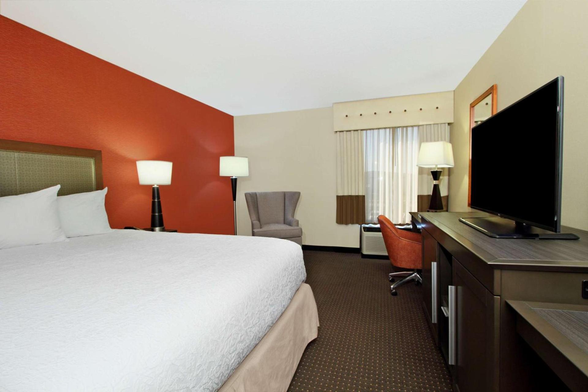 Hampton Inn Columbus-International Airport photo 42