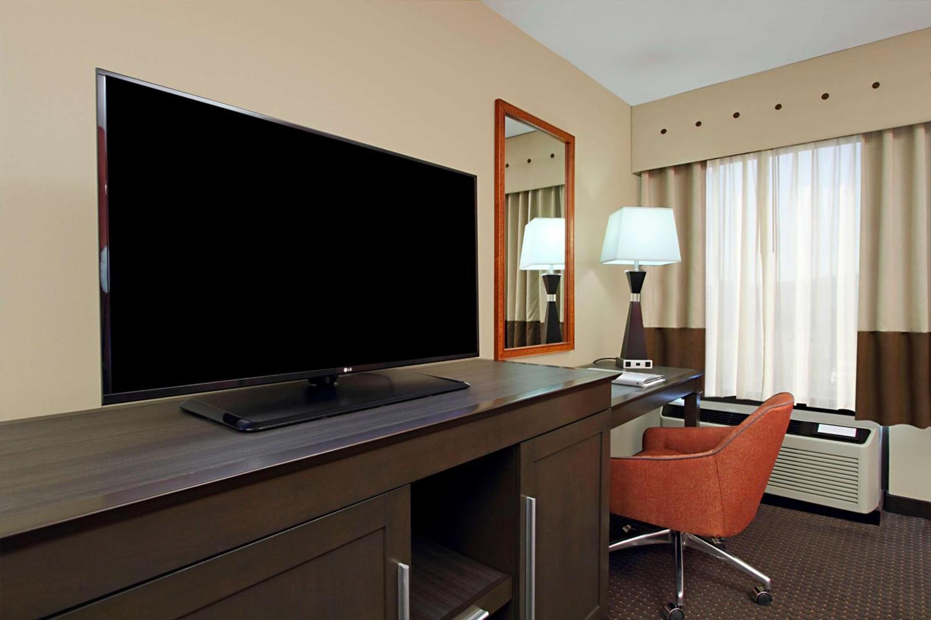 Hampton Inn Columbus-International Airport photo 44