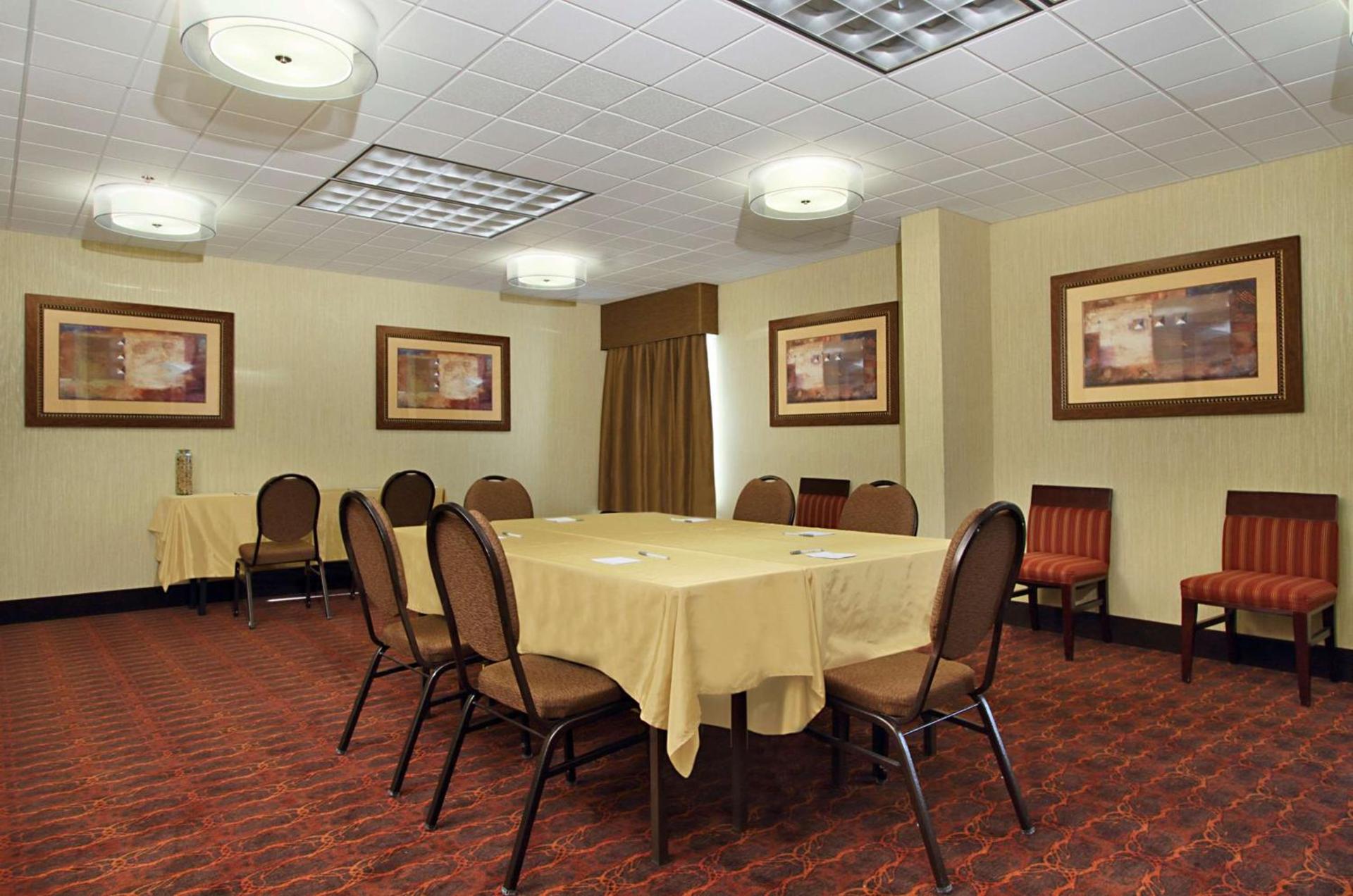 Hampton Inn Columbus-International Airport photo 45