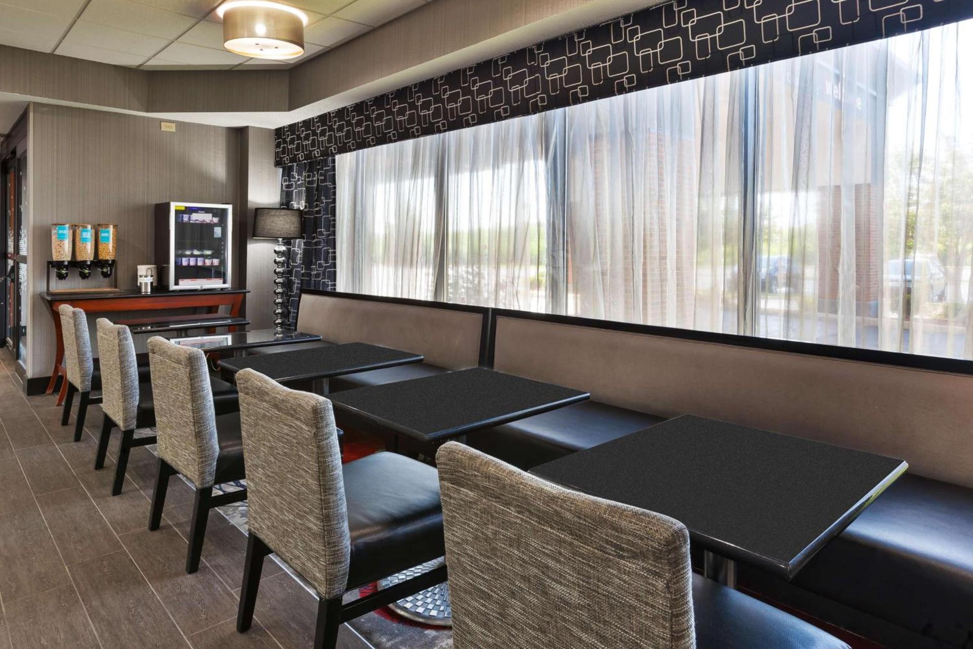 Hampton Inn Columbus/Delaware I-71 North photo 13