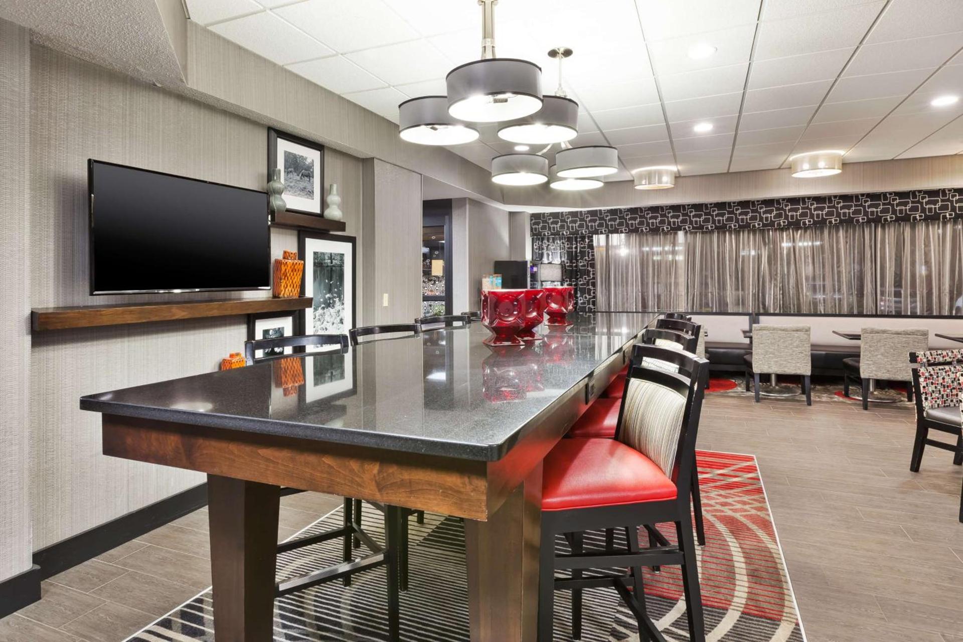 Hampton Inn Columbus/Delaware I-71 North photo 14