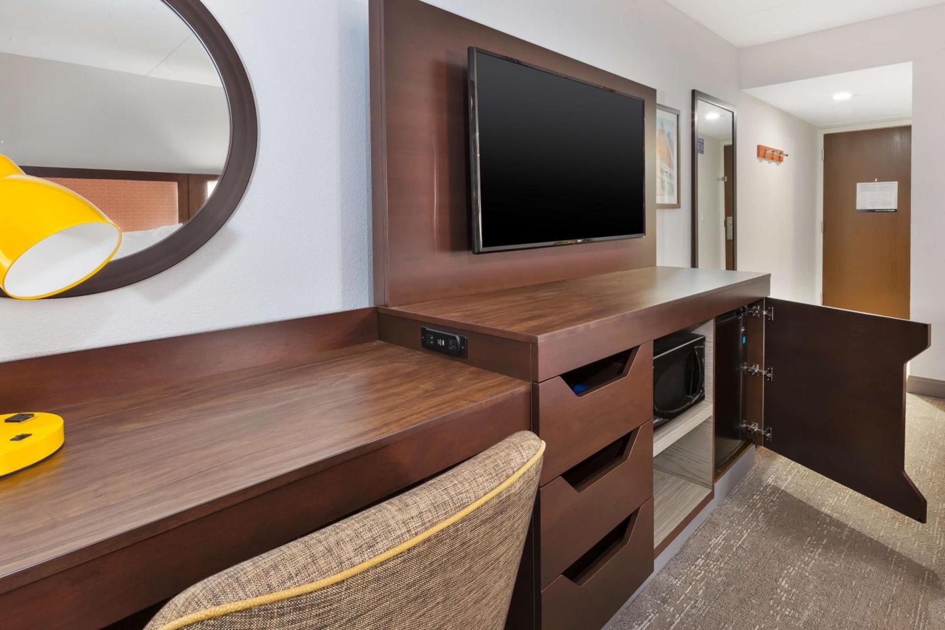 Hampton Inn Columbus/Delaware I-71 North photo 22