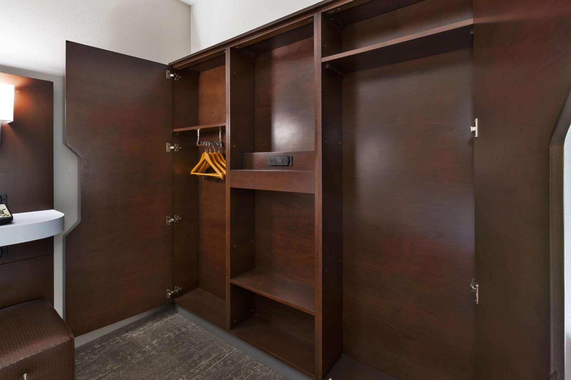 Hampton Inn Columbus/Delaware I-71 North photo 27