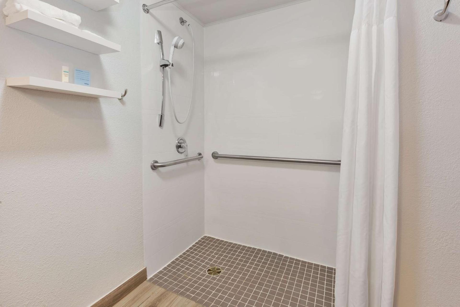 Hampton Inn Columbus/Delaware I-71 North photo 33