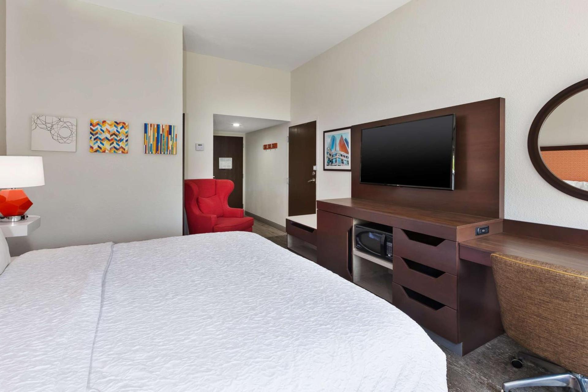 Hampton Inn Columbus/Delaware I-71 North photo 41