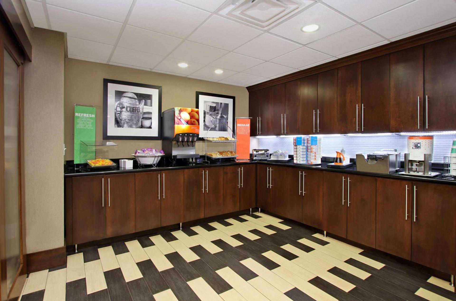 Hampton Inn & Suites Columbus Hilliard photo 14