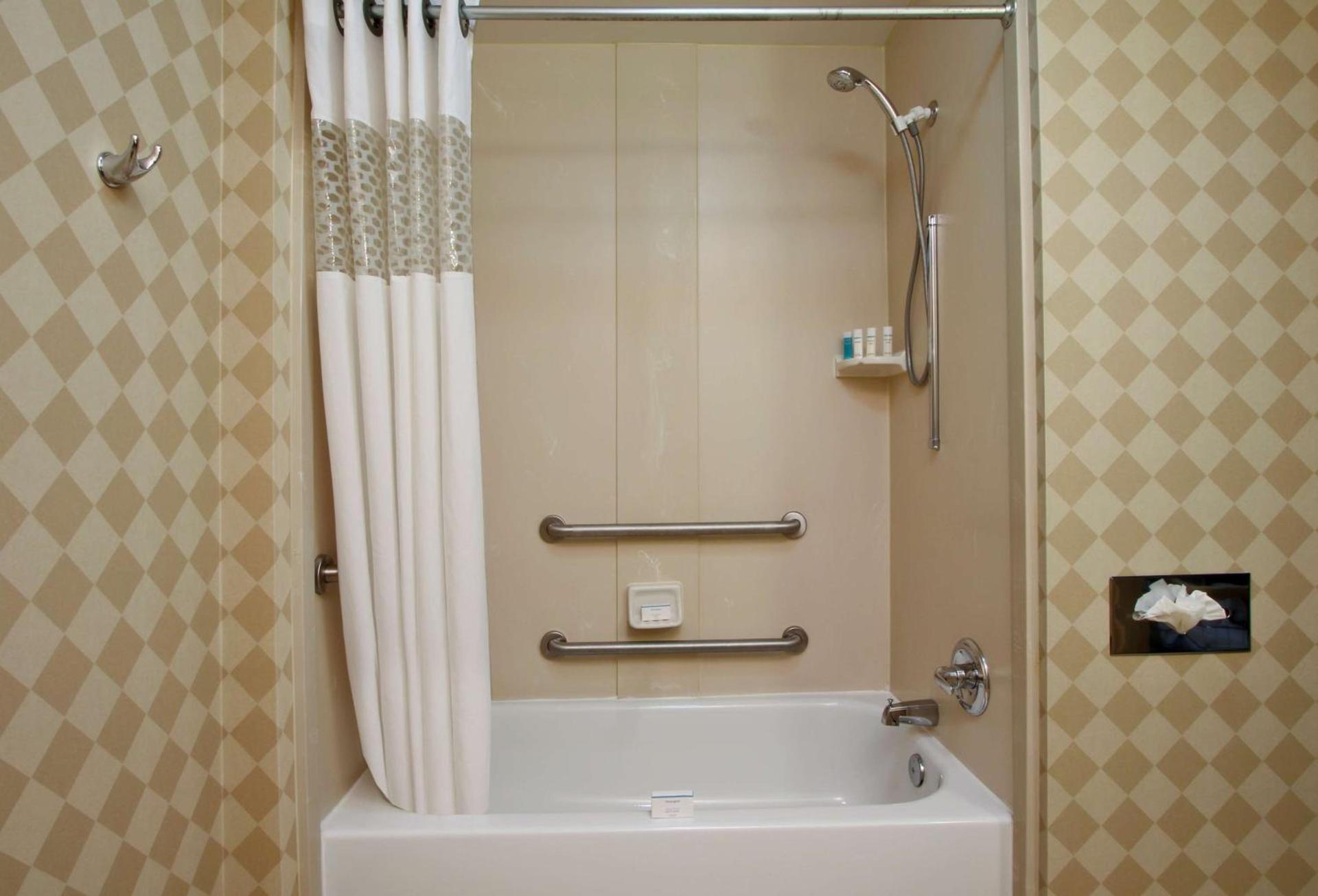 Hampton Inn & Suites Columbus Hilliard photo 20