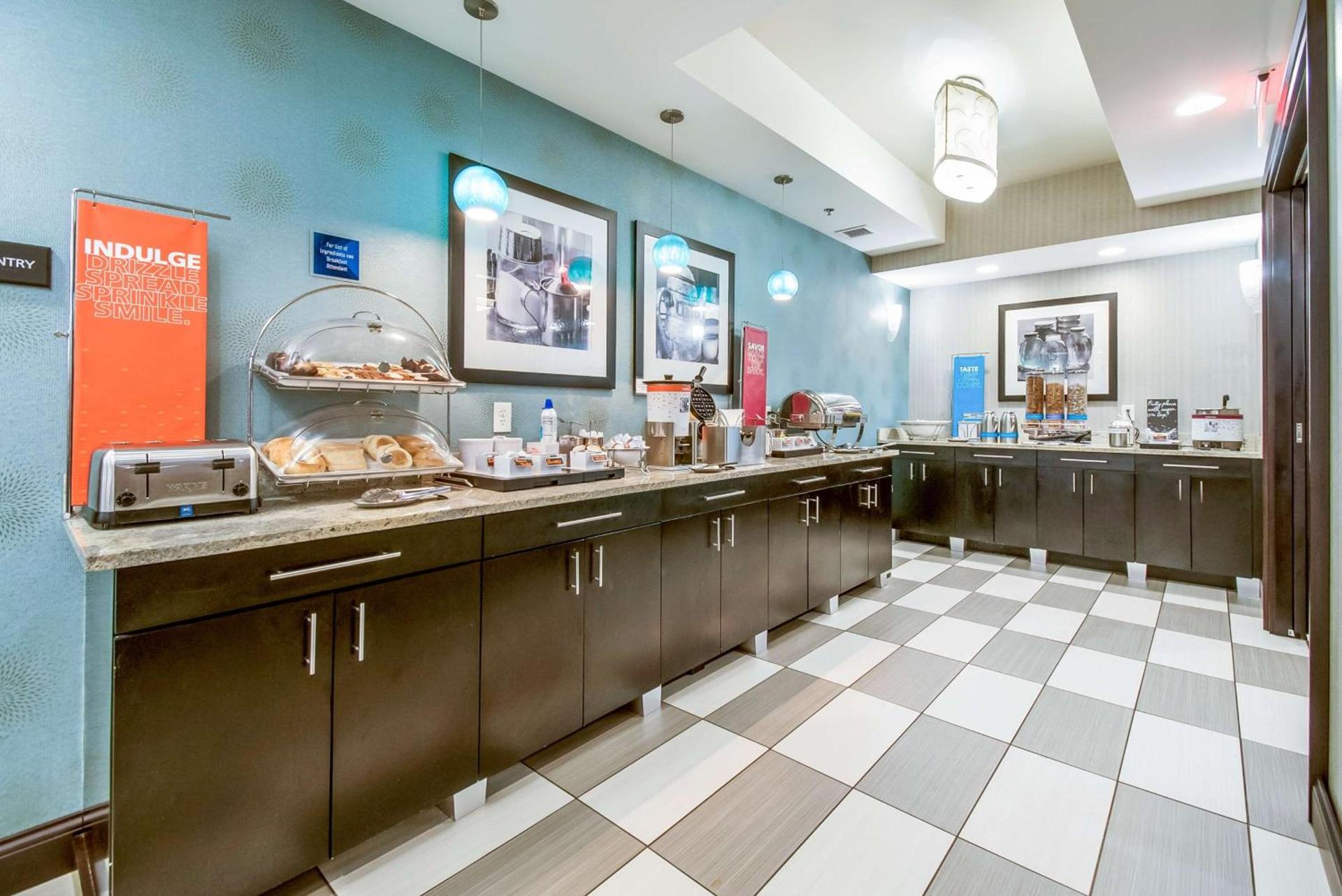 Hampton Inn West photo 9