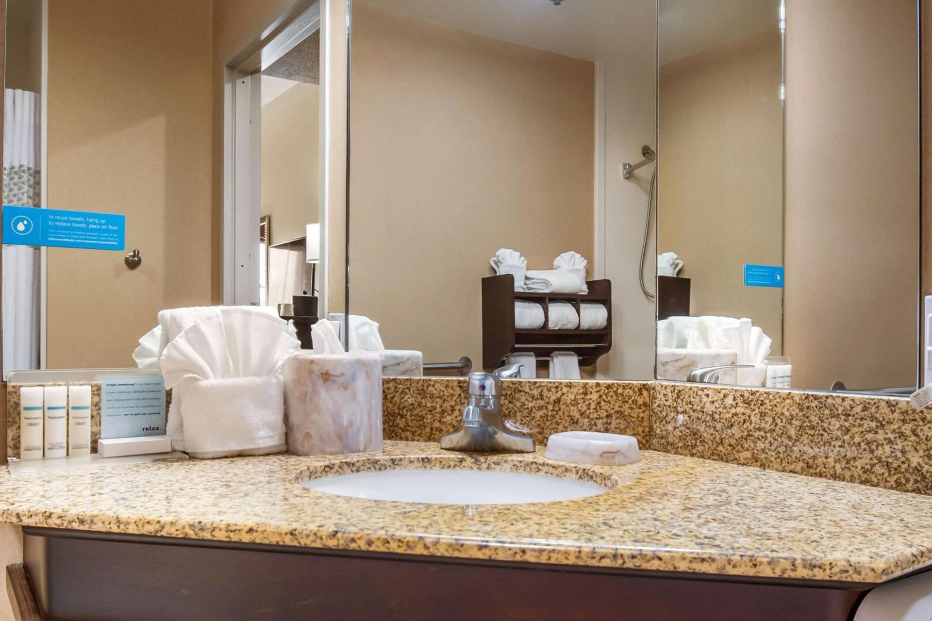 Hampton Inn West photo 14