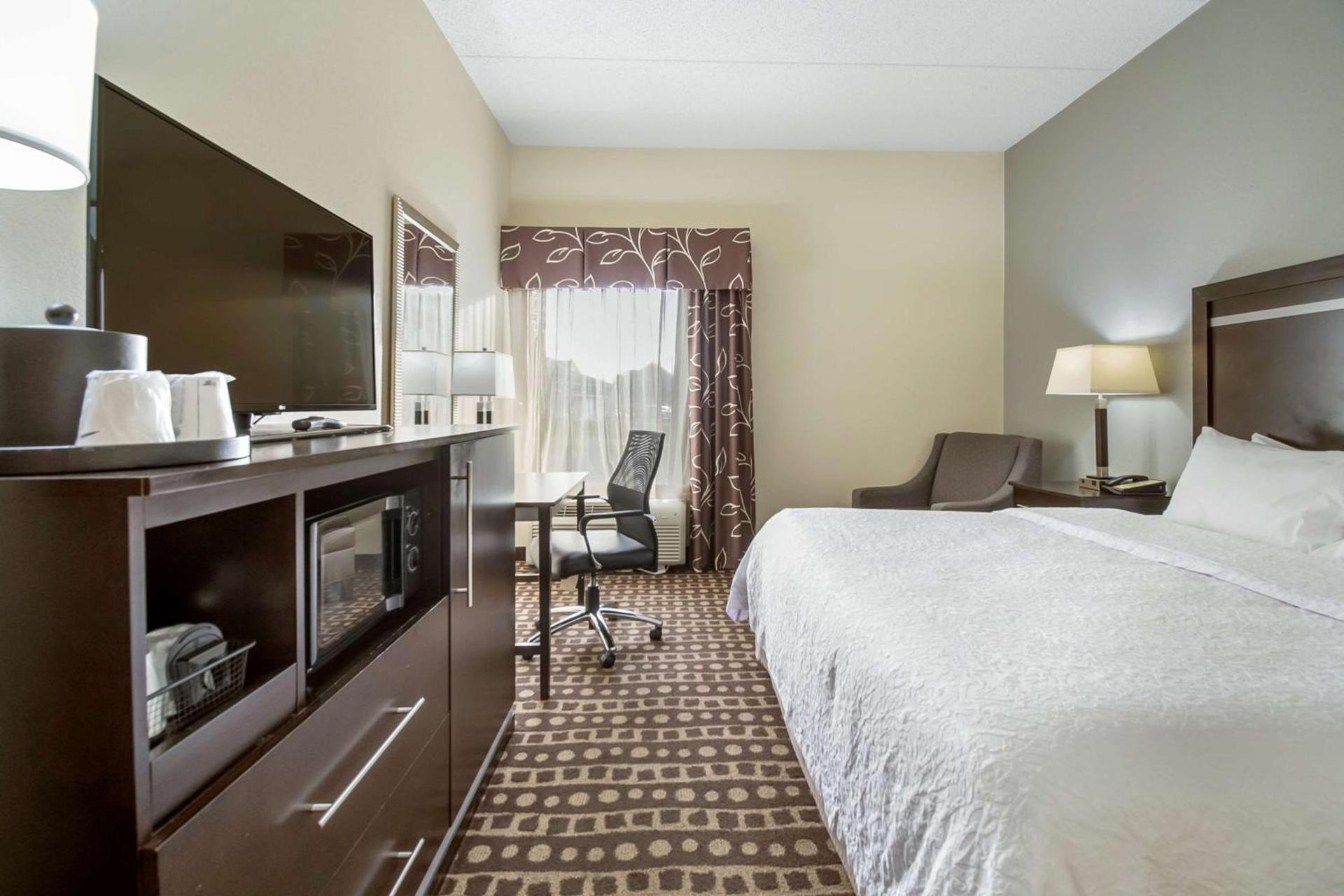 Hampton Inn West photo 17