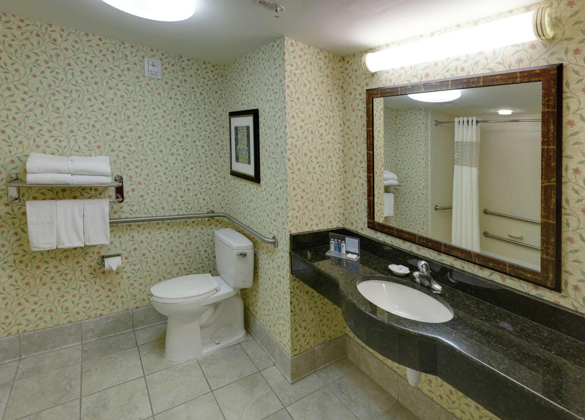 Hampton Inn & Suites Columbus Polaris photo 14