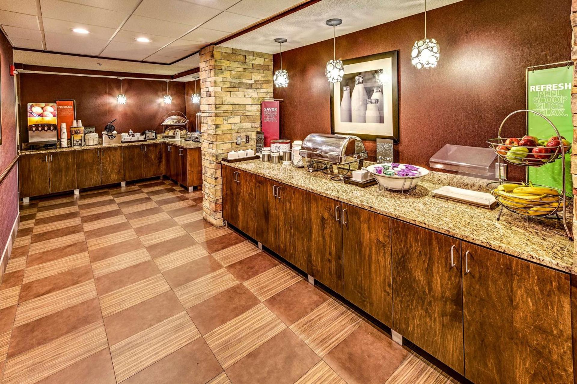 Hampton Inn Columbus I-70E/Hamilton Road photo 35