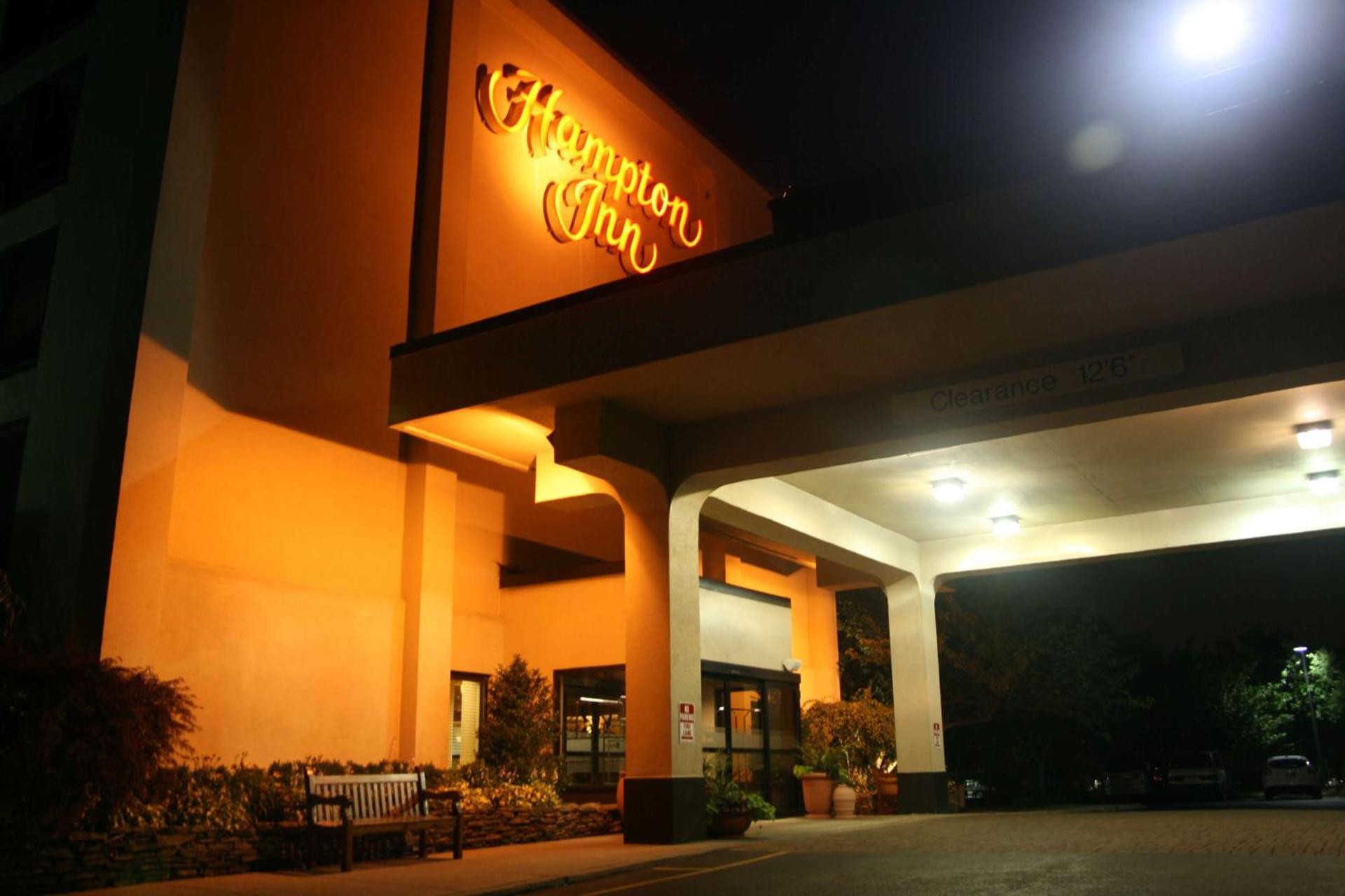 Hampton Inn Long Island/Commack photo 2