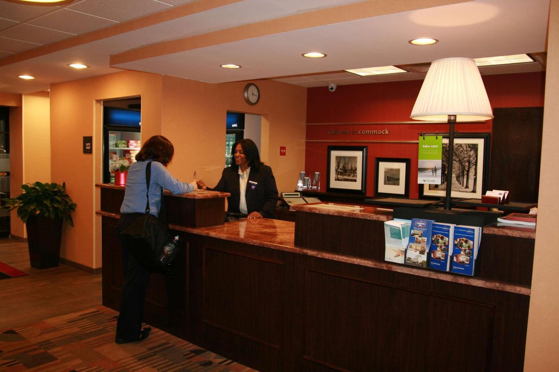 Hampton Inn Long Island/Commack photo 7
