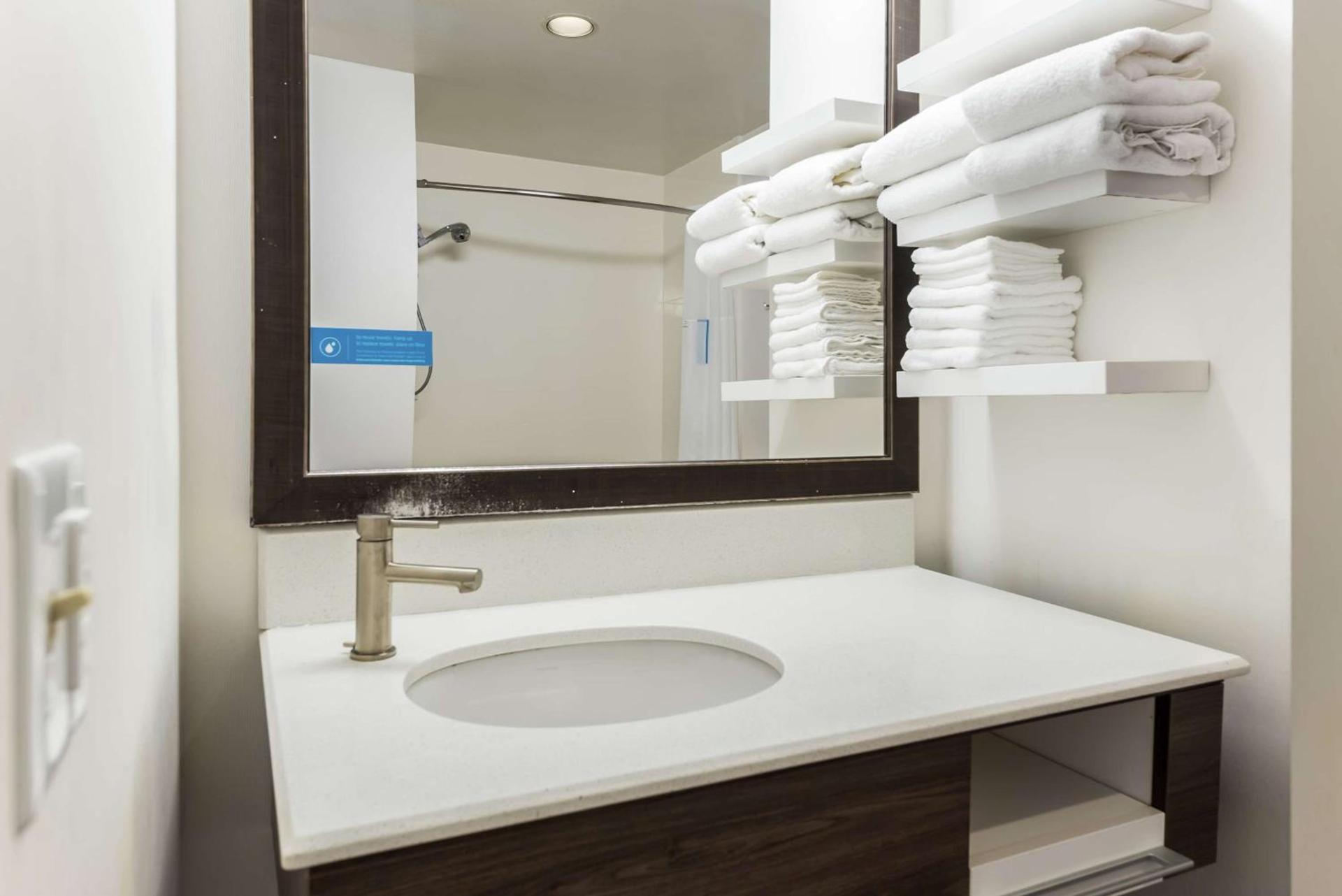 Hampton Inn Columbus I-70E/Hamilton Road photo 48