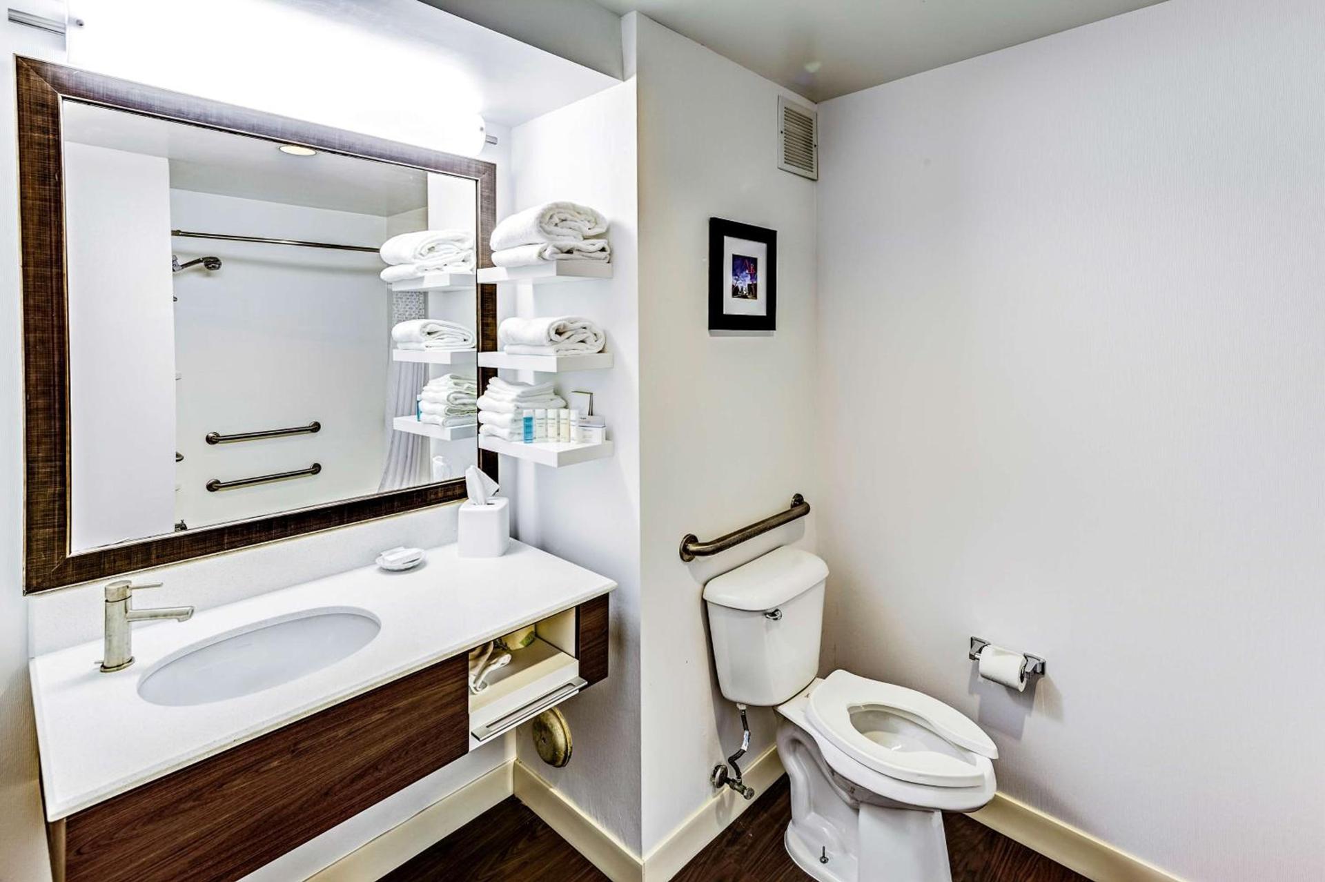 Hampton Inn Columbus I-70E/Hamilton Road photo 51