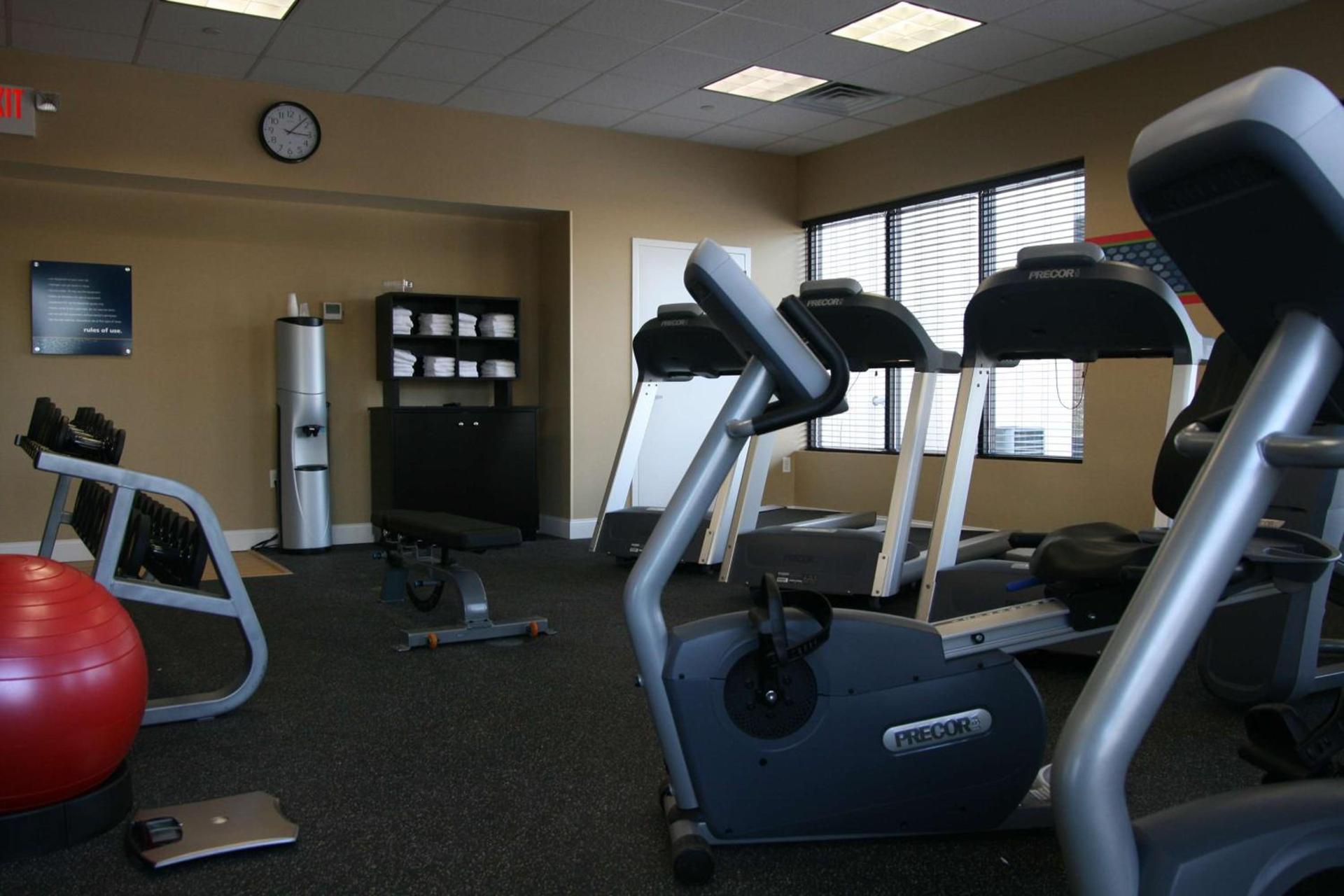 Hampton Inn Long Island/Commack photo 15